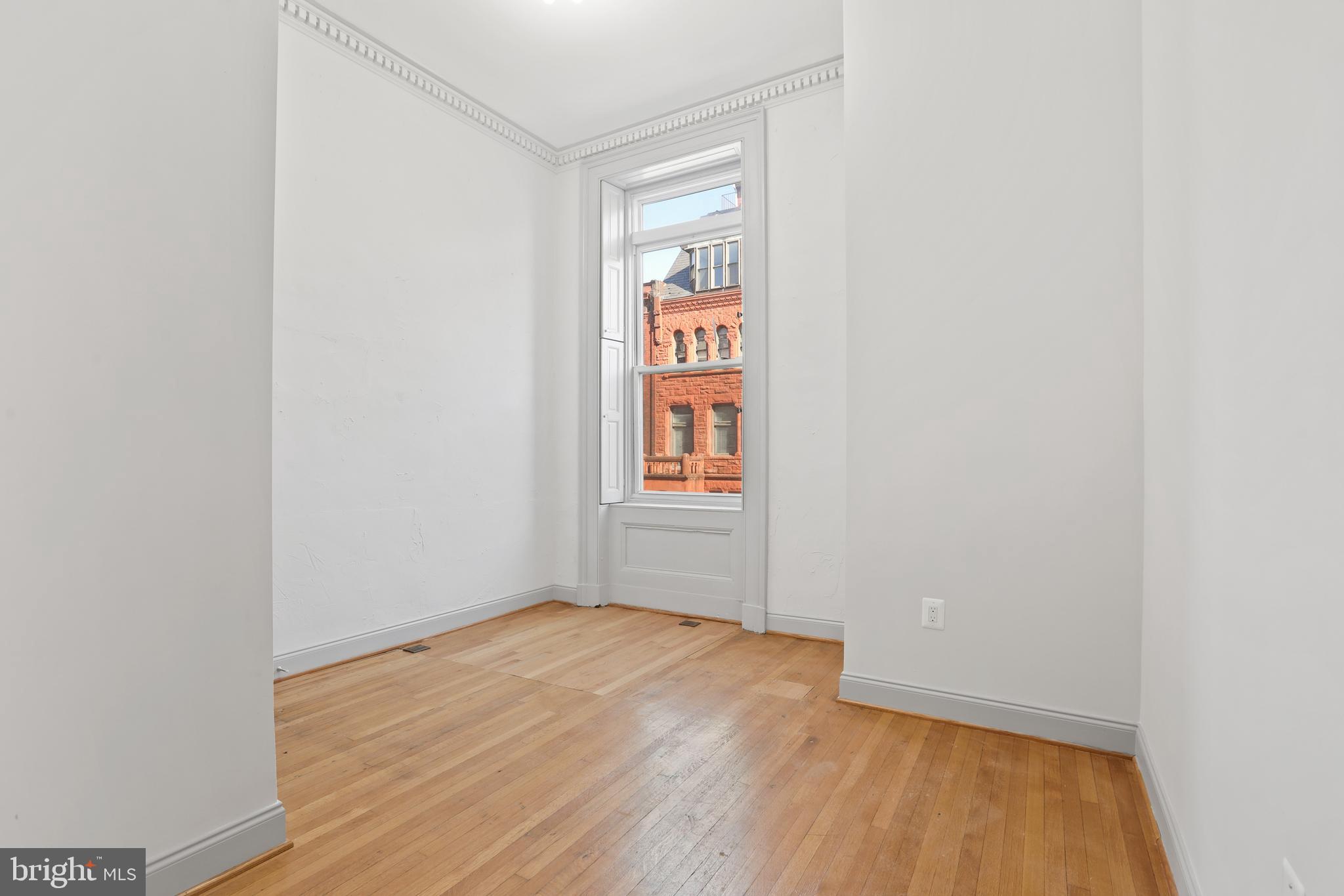 MOUNT VERNON PLACE HISTORIC DISTRICT - Residential Lease