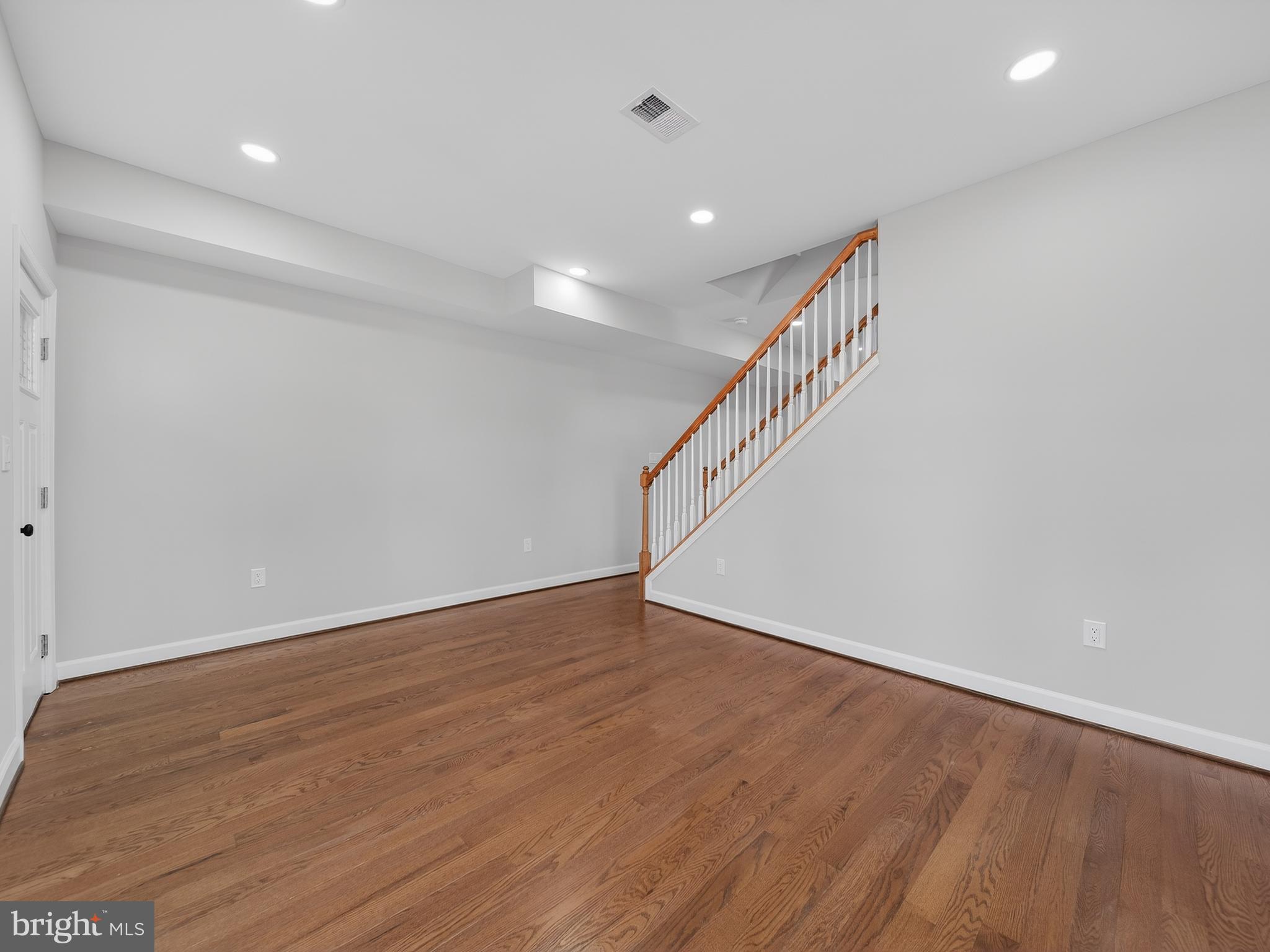 OAKMONT - Residential