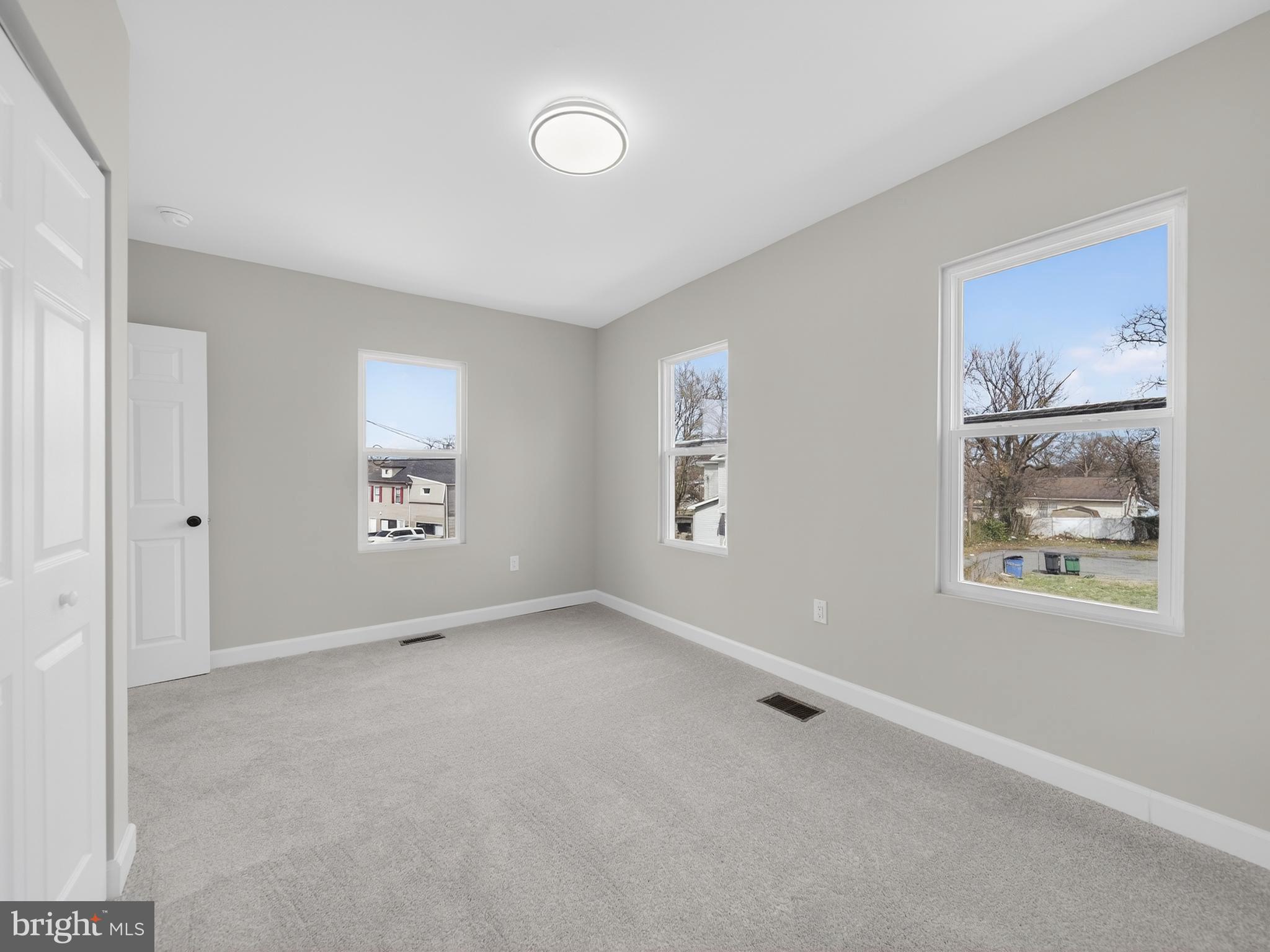 OAKMONT - Residential