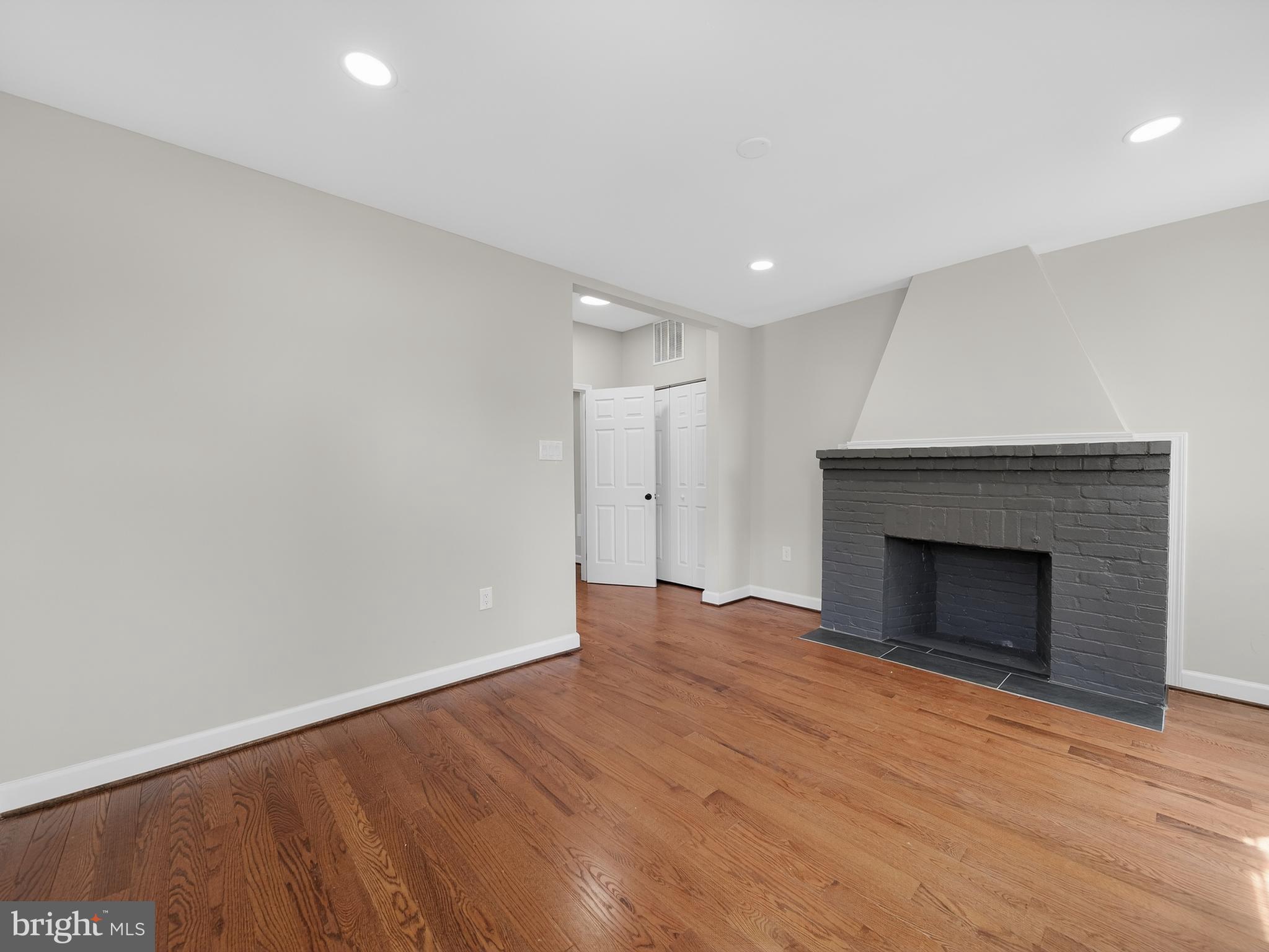 OAKMONT - Residential