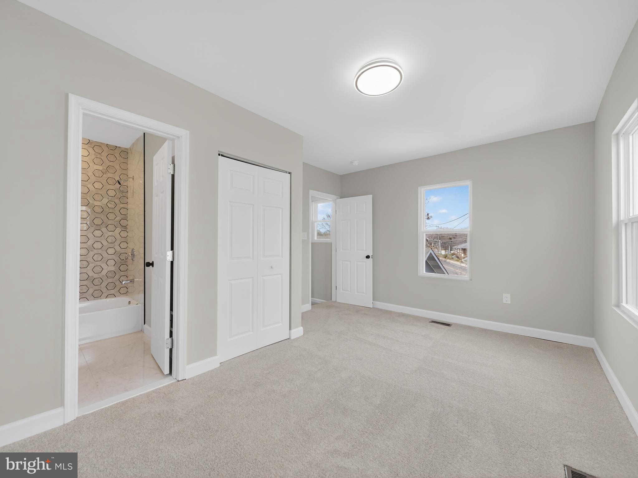 OAKMONT - Residential