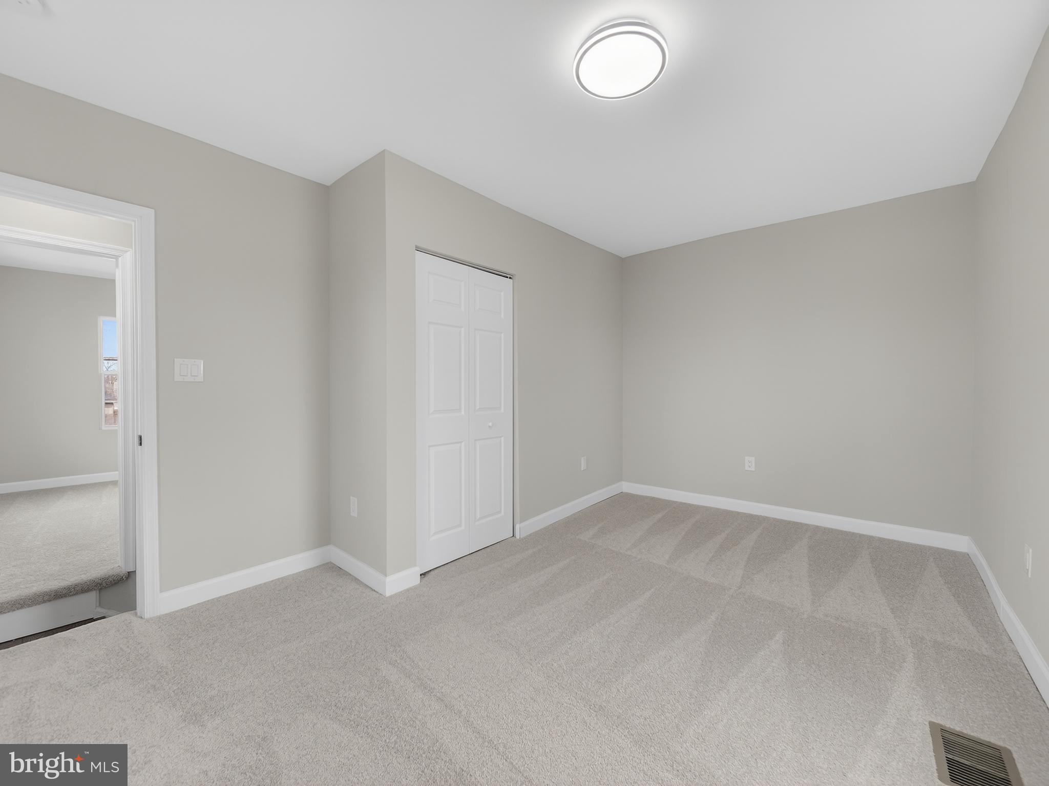 OAKMONT - Residential