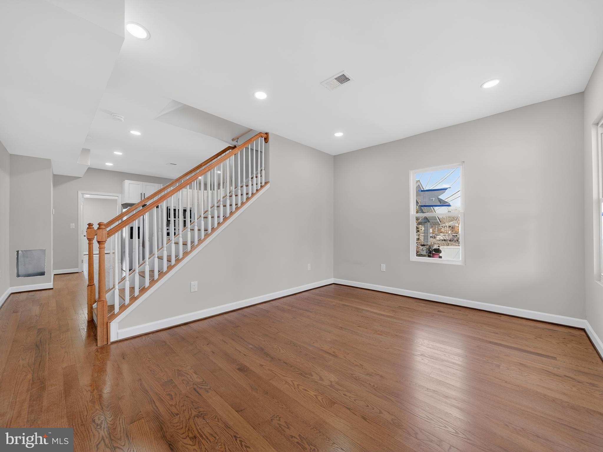 OAKMONT - Residential