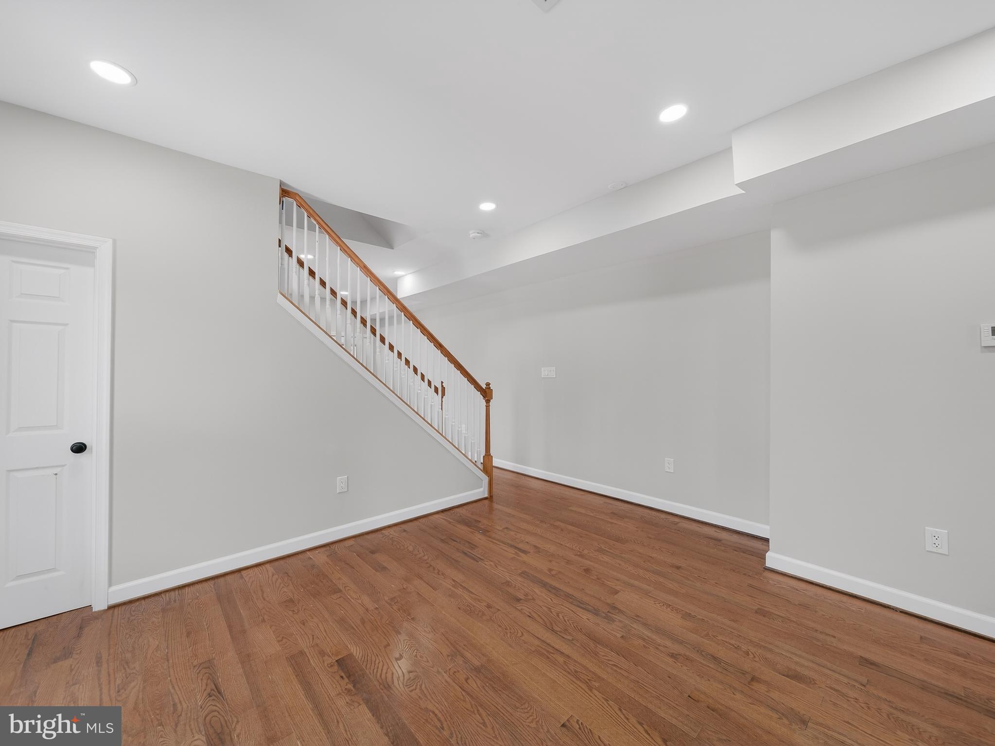 OAKMONT - Residential