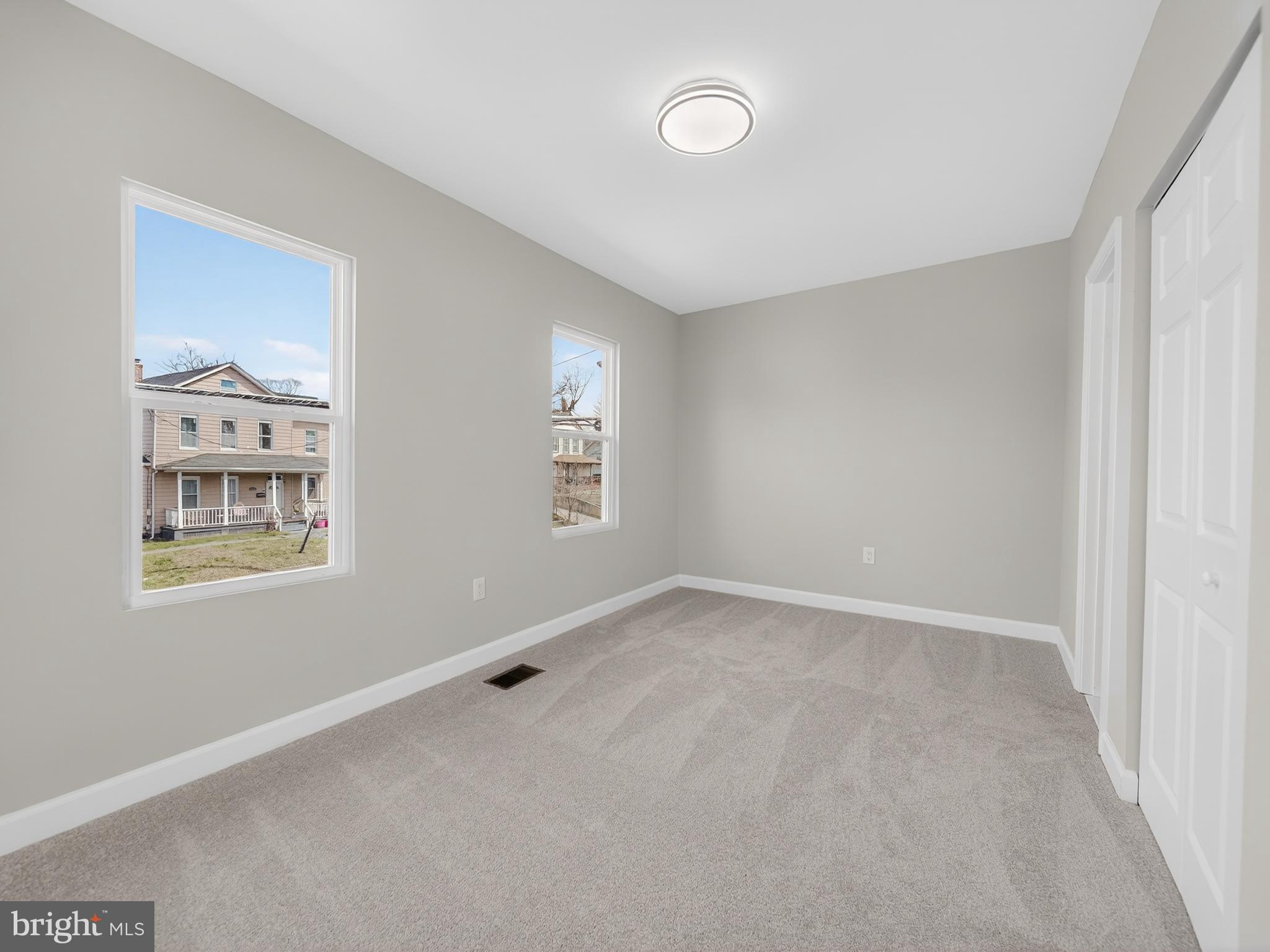 OAKMONT - Residential