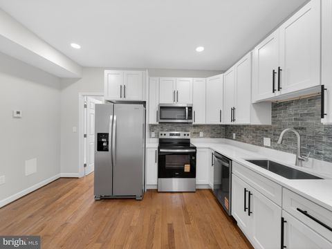 Townhouse For Sale - 5919 Addison Road<br/> CAPITOL HEIGHTS, MD 20743