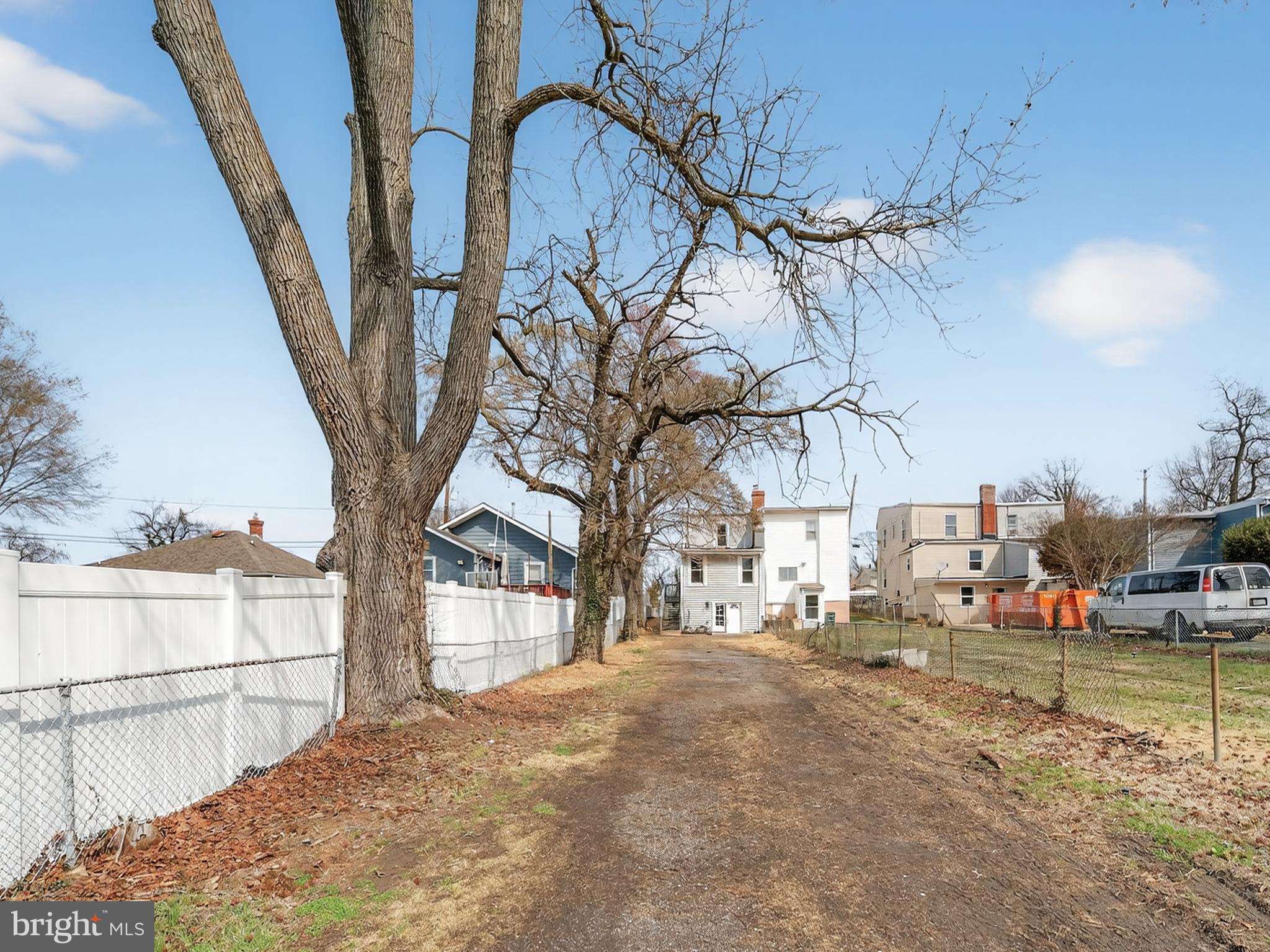 OAKMONT - Residential