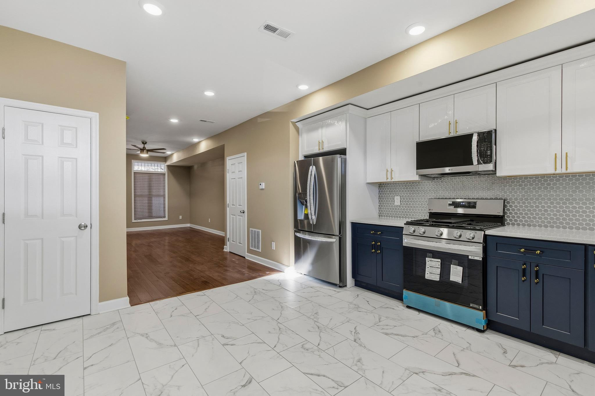 ELWOOD PARK - Residential