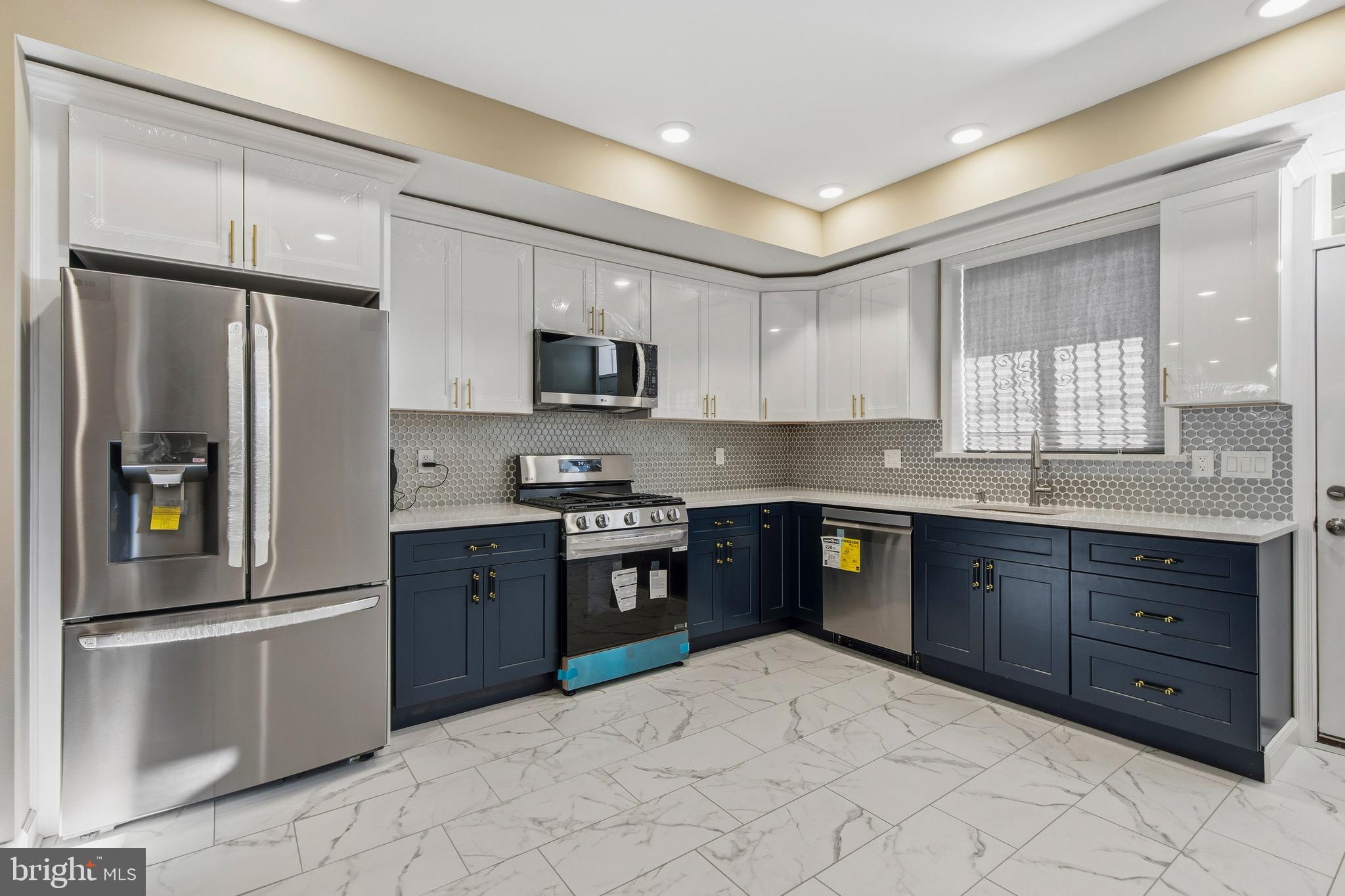 ELWOOD PARK - Residential