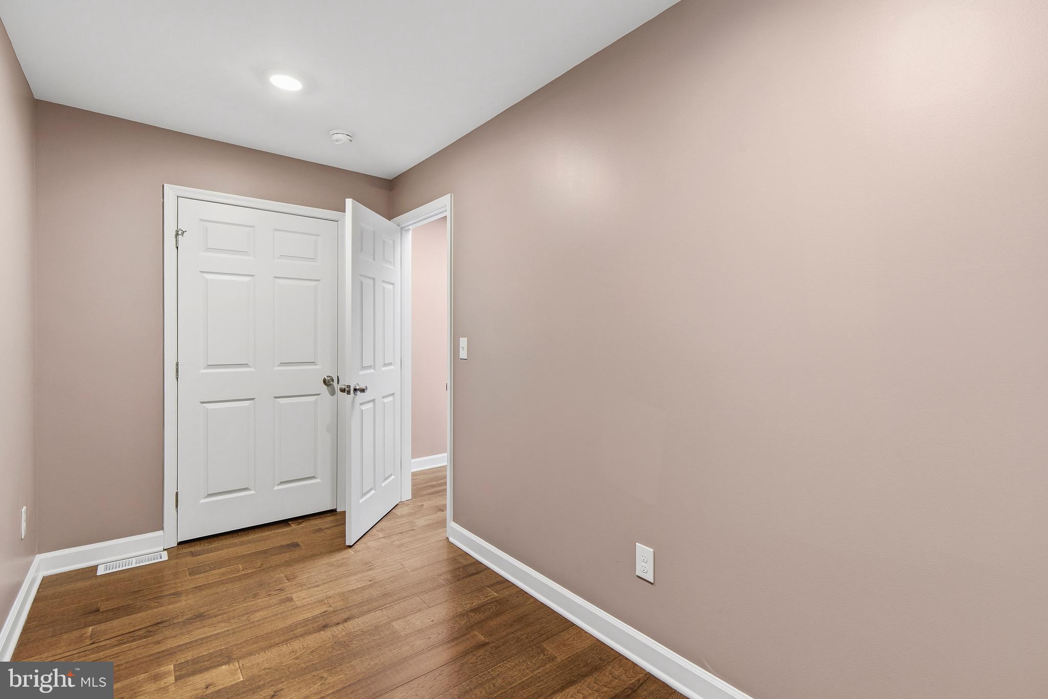 ELWOOD PARK - Residential