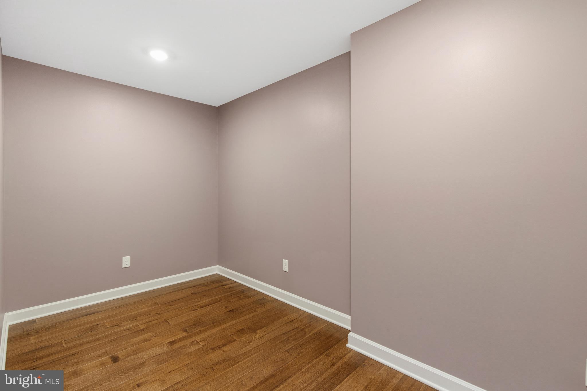 ELWOOD PARK - Residential