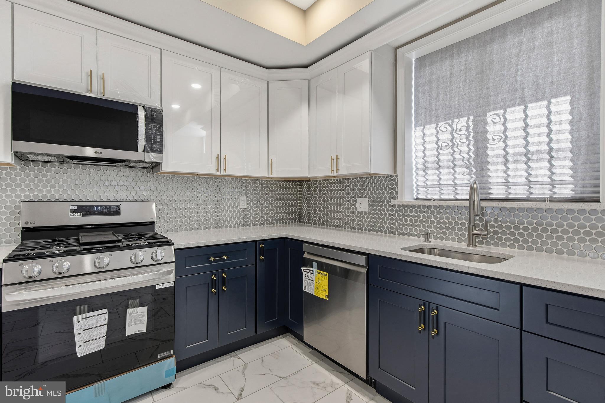 ELWOOD PARK - Residential