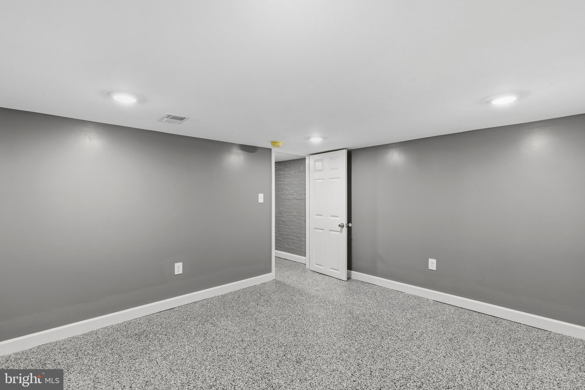 ELWOOD PARK - Residential