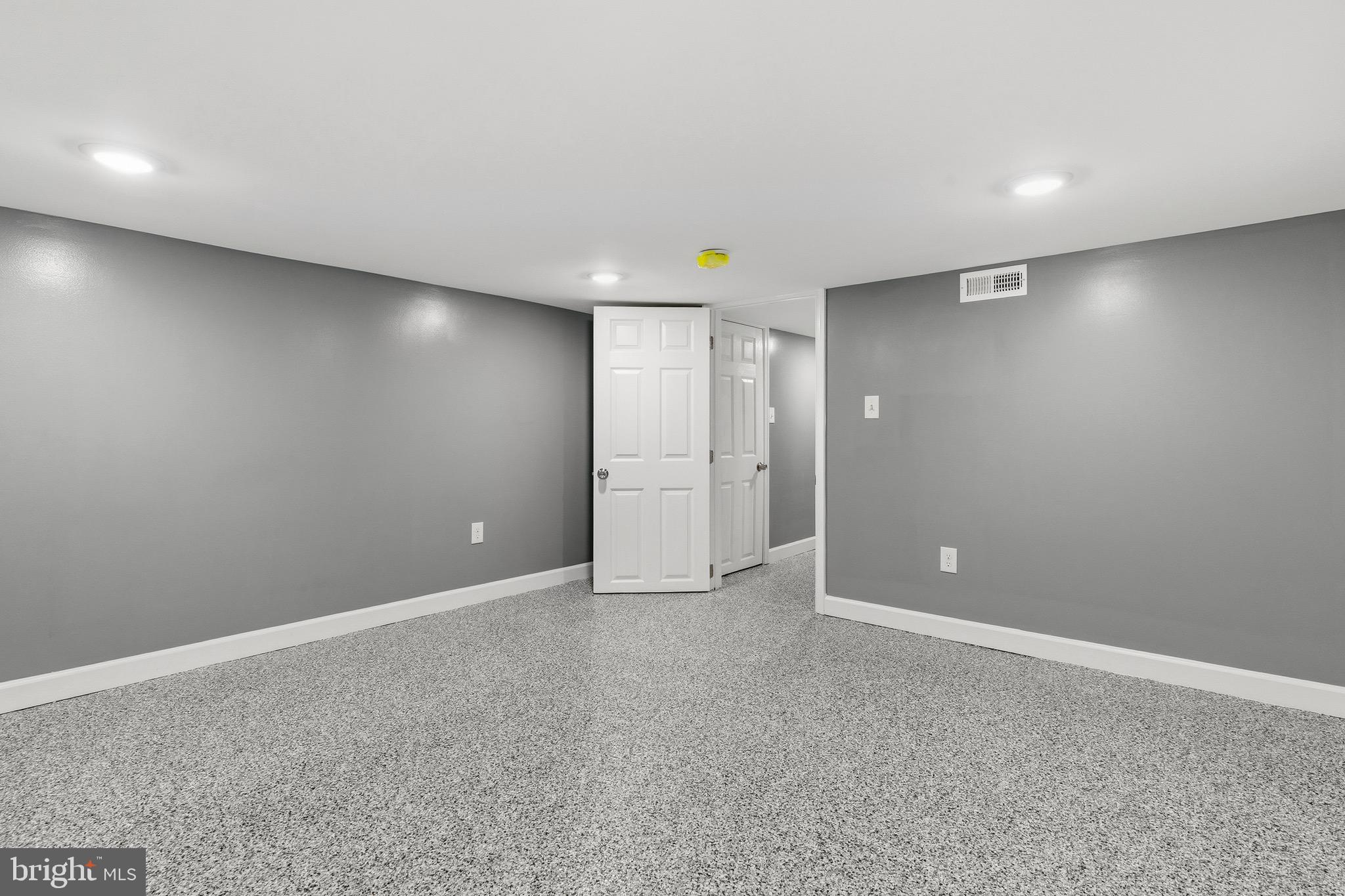 ELWOOD PARK - Residential