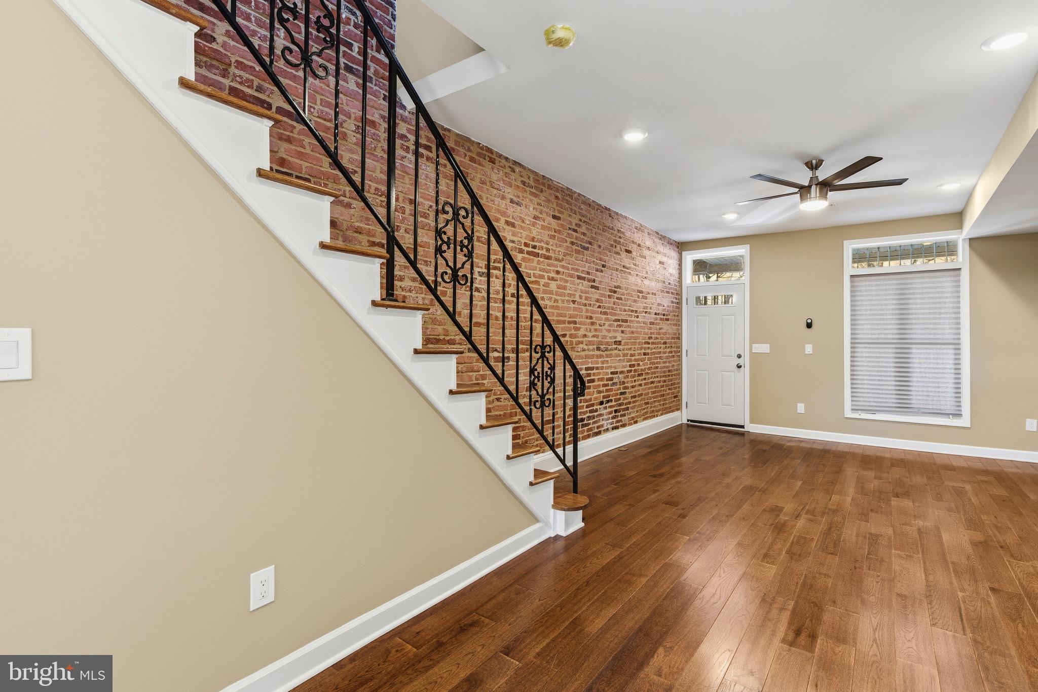 ELWOOD PARK - Residential