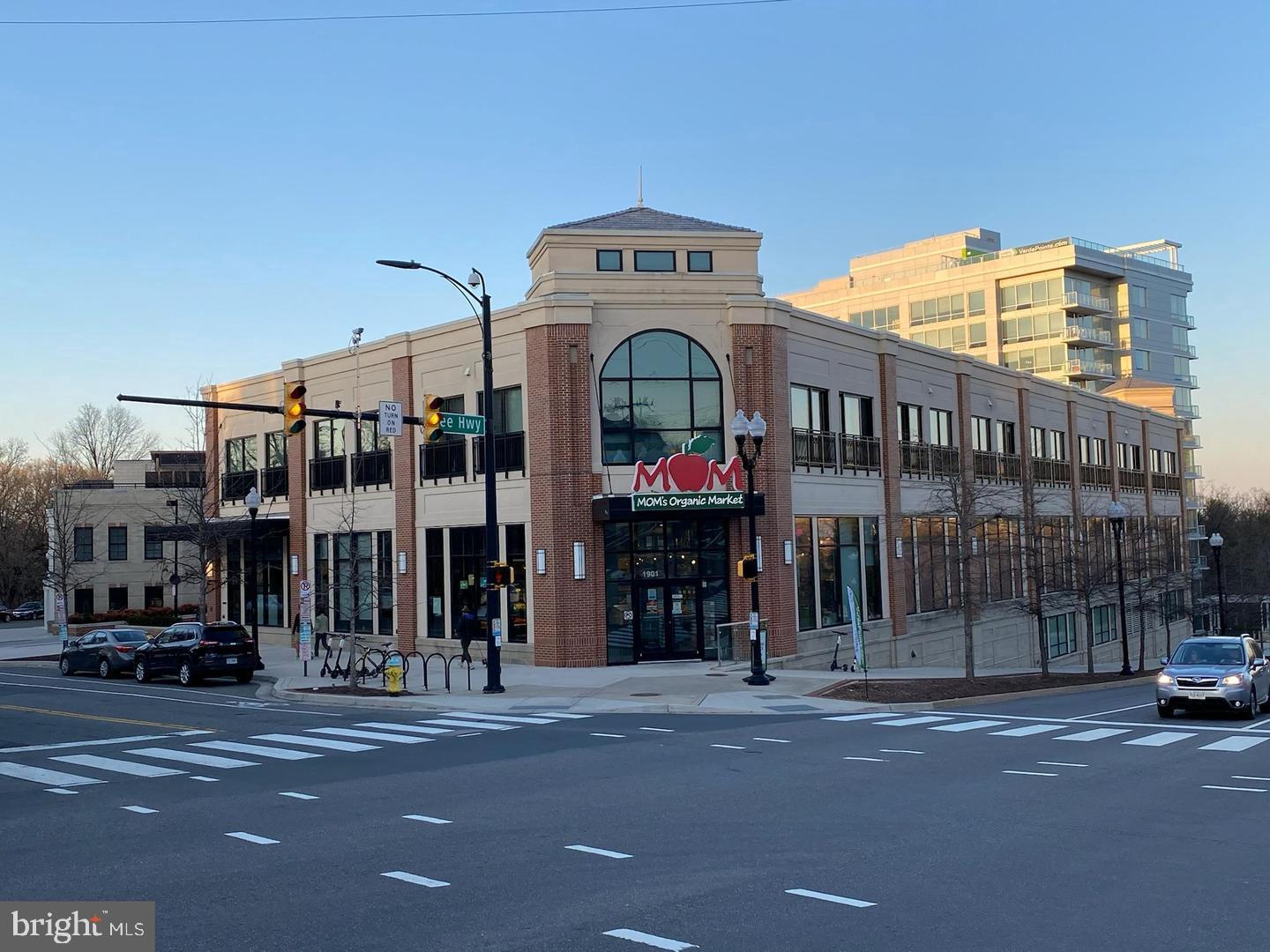 ADAMS HOUSE - Residential