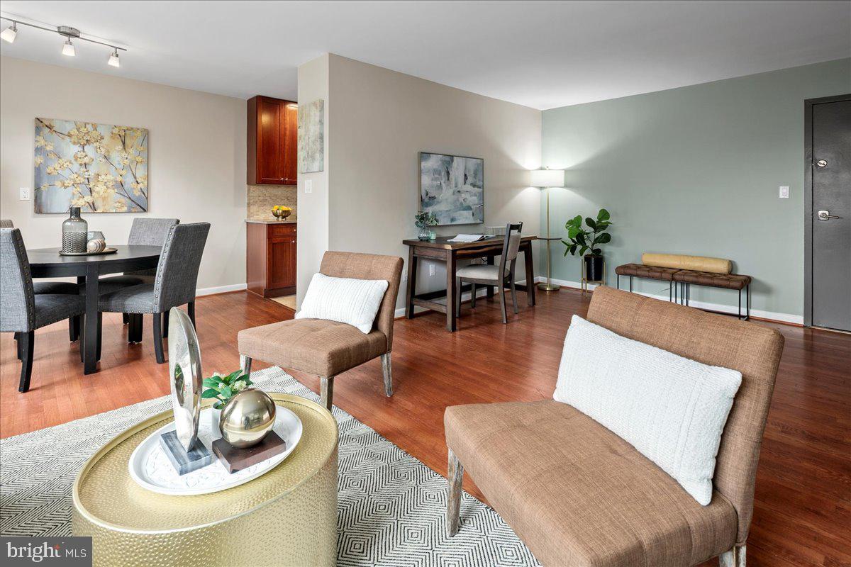 ADAMS HOUSE - Residential