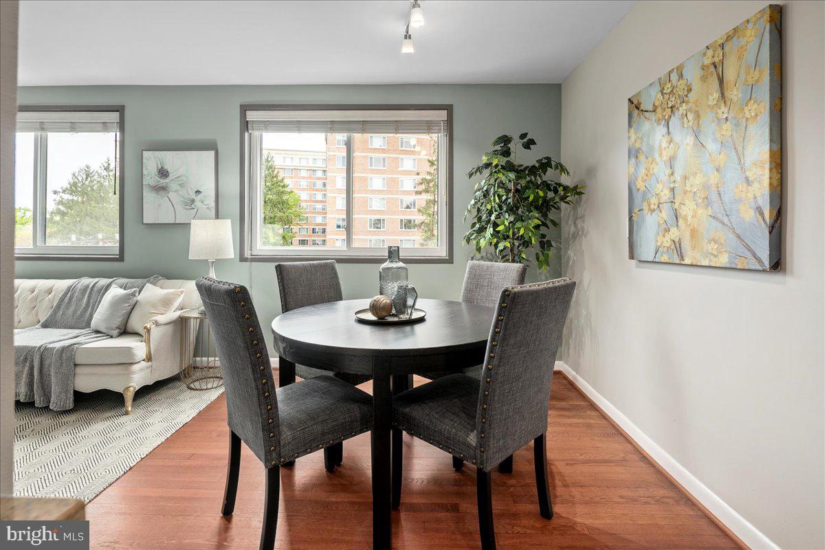 ADAMS HOUSE - Residential