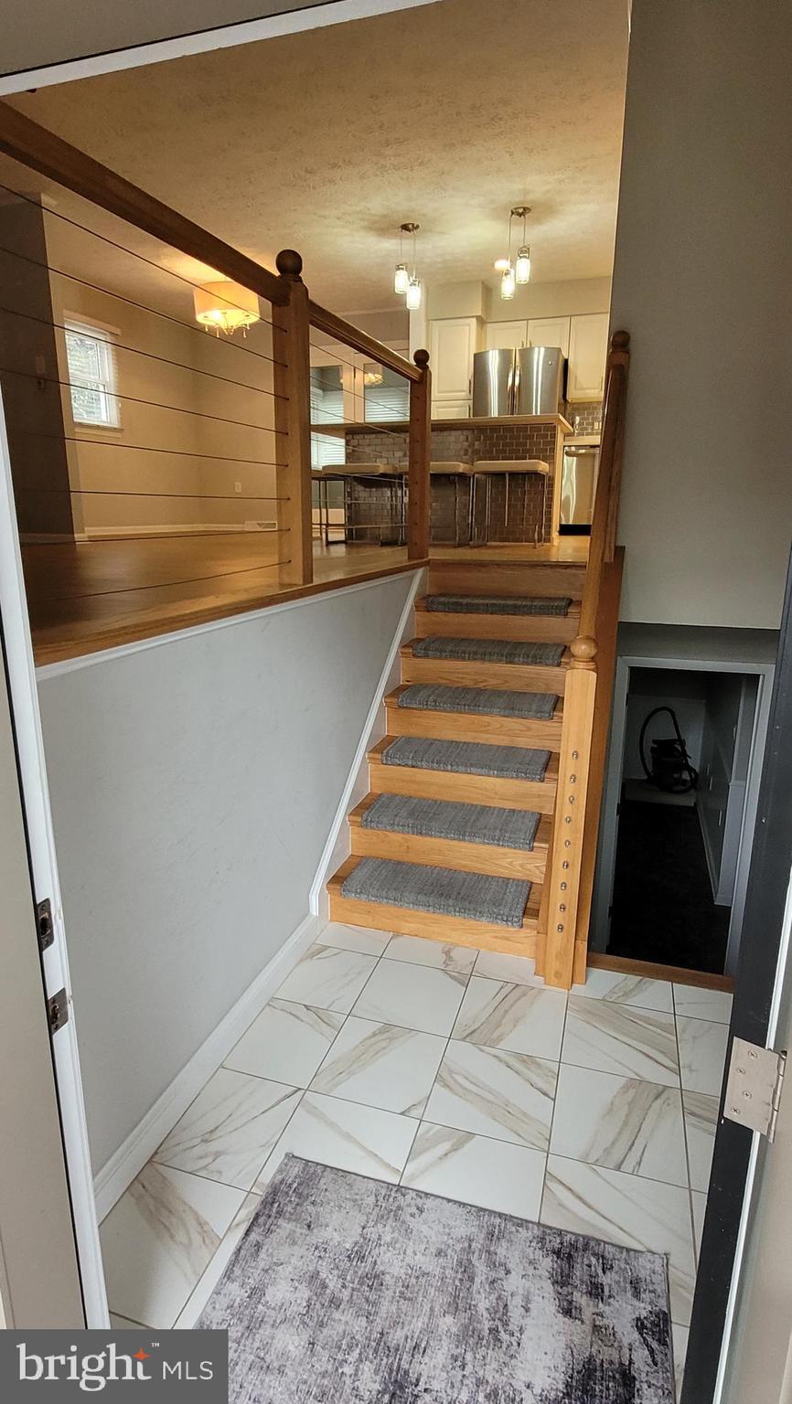 WILLIAMSBURG HEIGHTS - Residential Lease