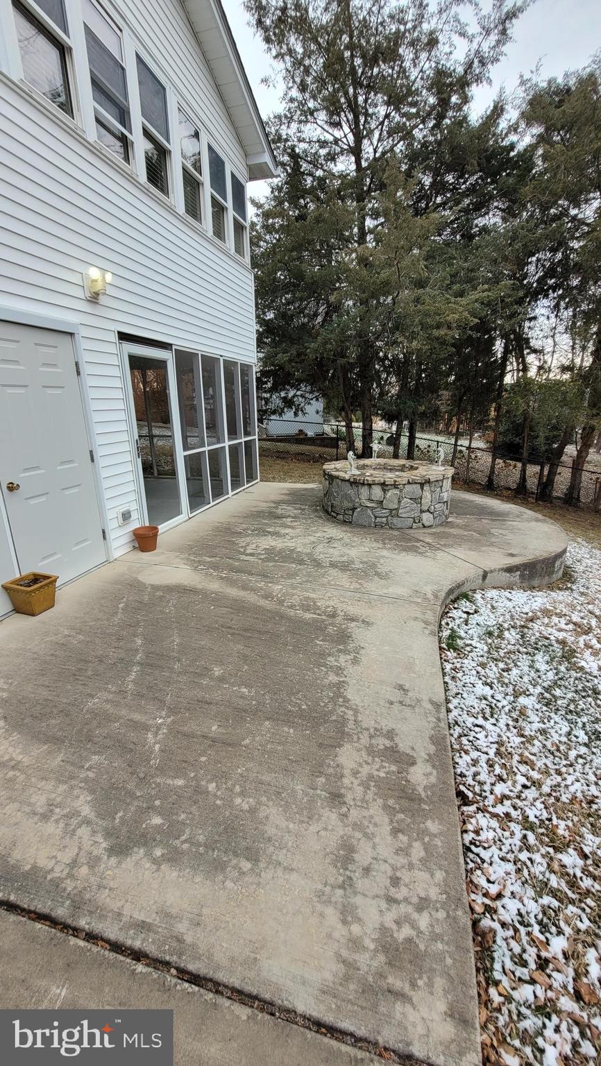 WILLIAMSBURG HEIGHTS - Residential Lease