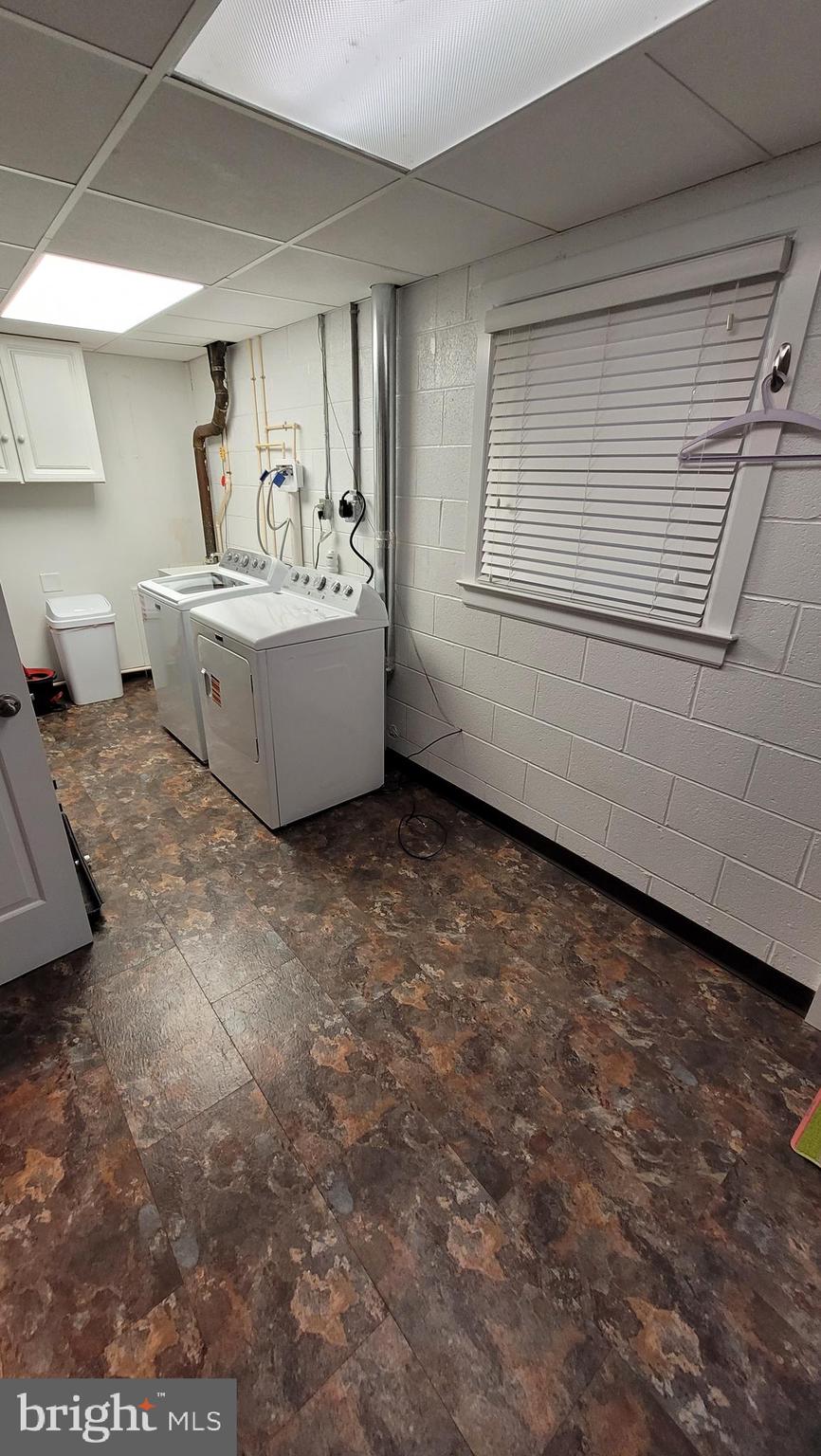 WILLIAMSBURG HEIGHTS - Residential Lease