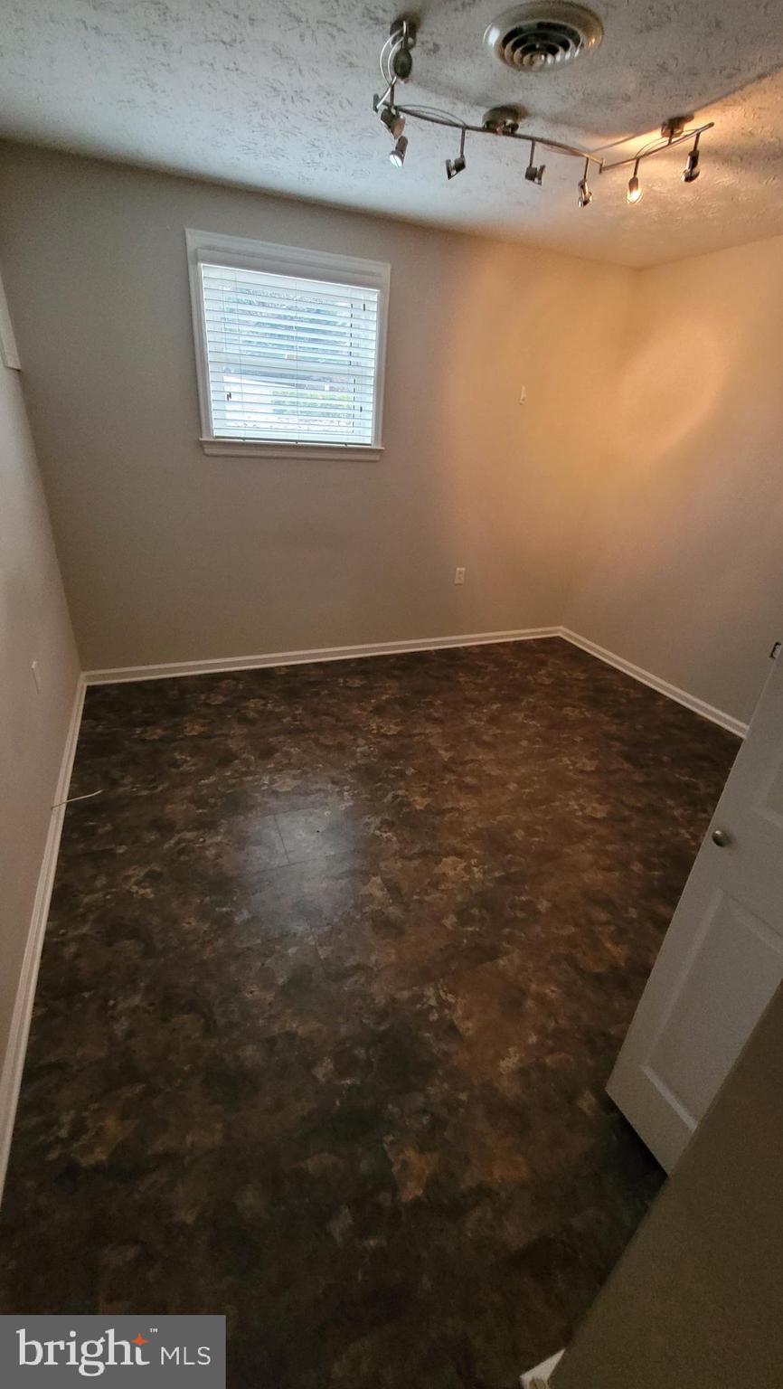 WILLIAMSBURG HEIGHTS - Residential Lease