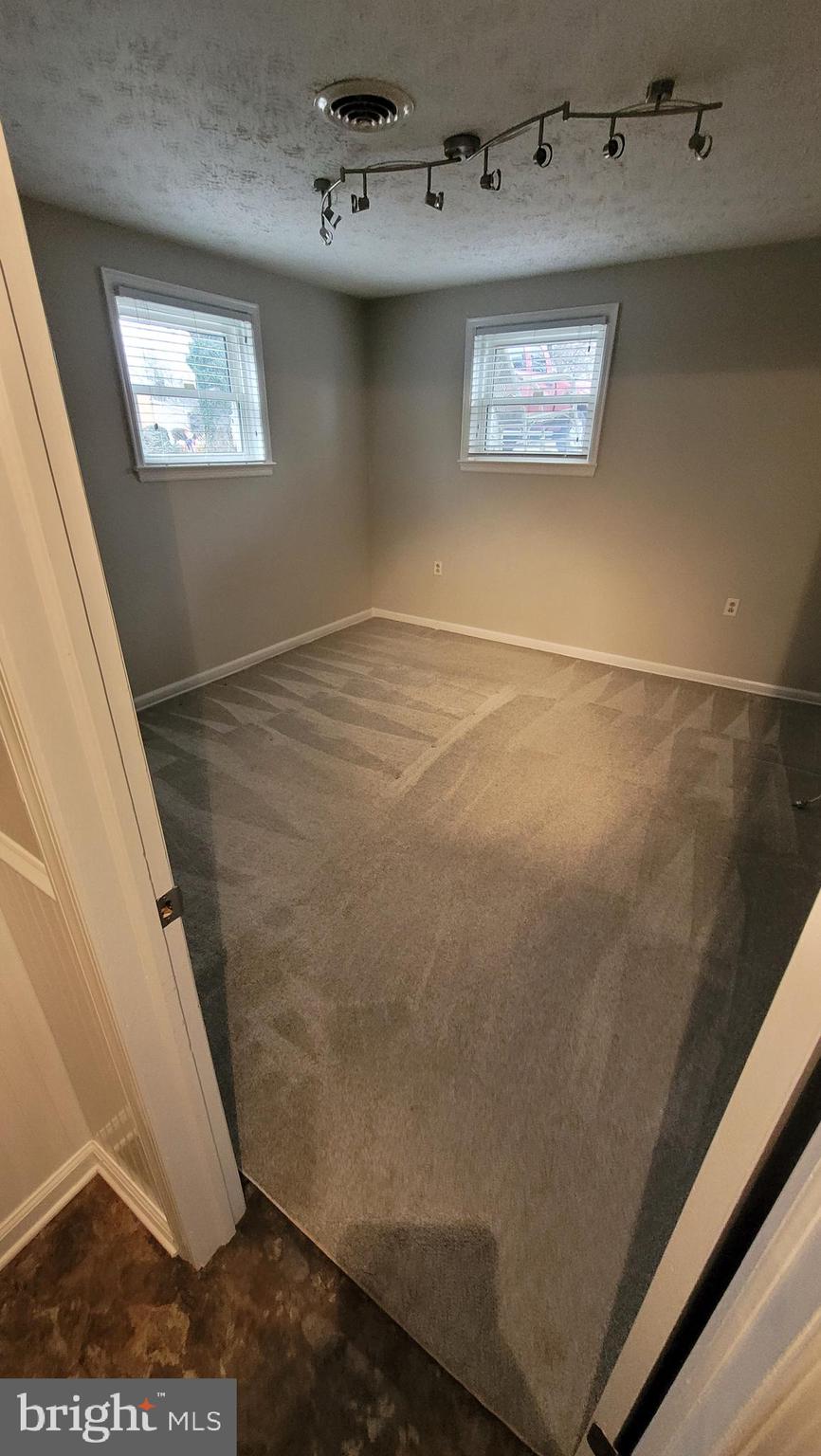 WILLIAMSBURG HEIGHTS - Residential Lease