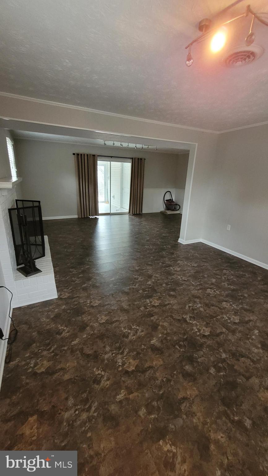 WILLIAMSBURG HEIGHTS - Residential Lease