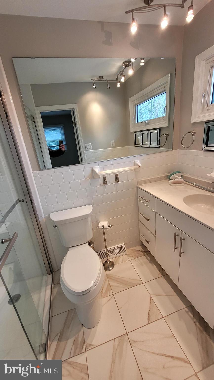 WILLIAMSBURG HEIGHTS - Residential Lease