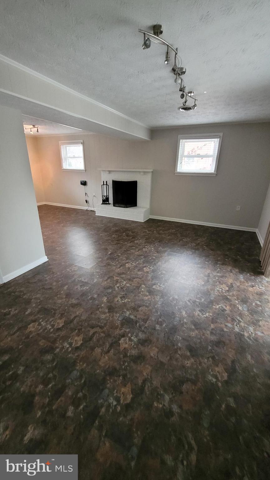 WILLIAMSBURG HEIGHTS - Residential Lease