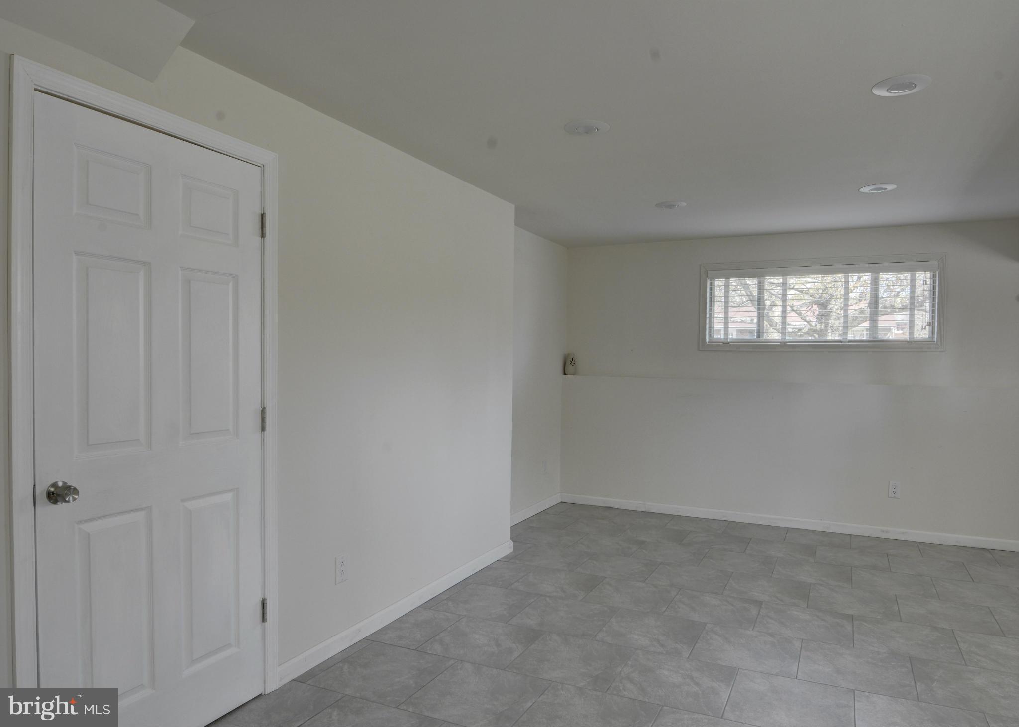 LYNBROOK - Residential