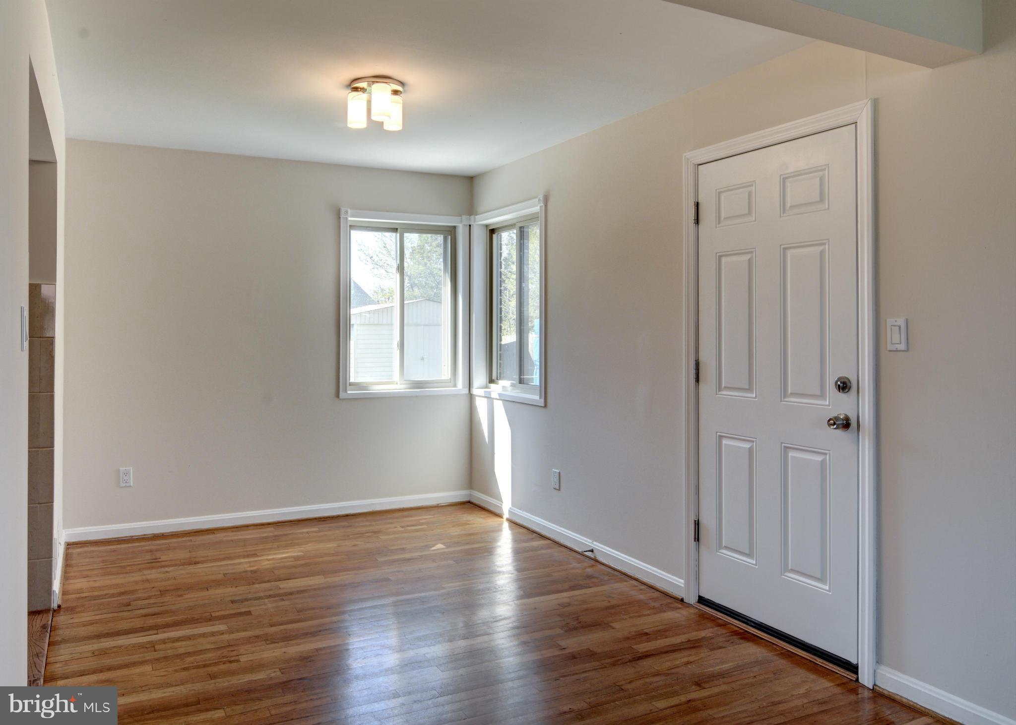 LYNBROOK - Residential