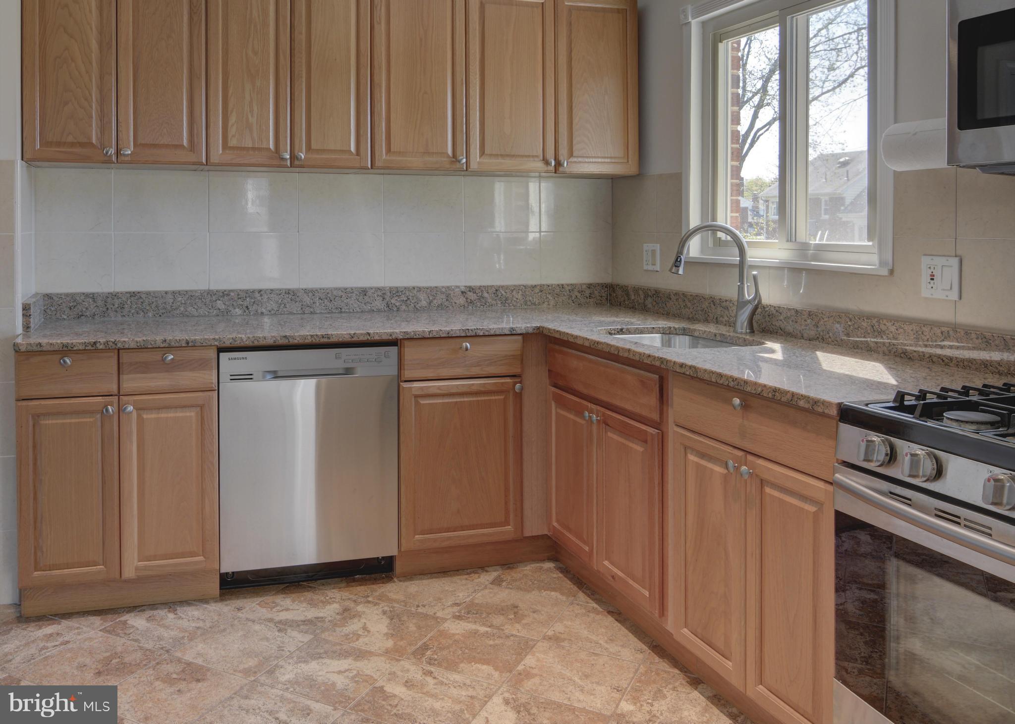 LYNBROOK - Residential