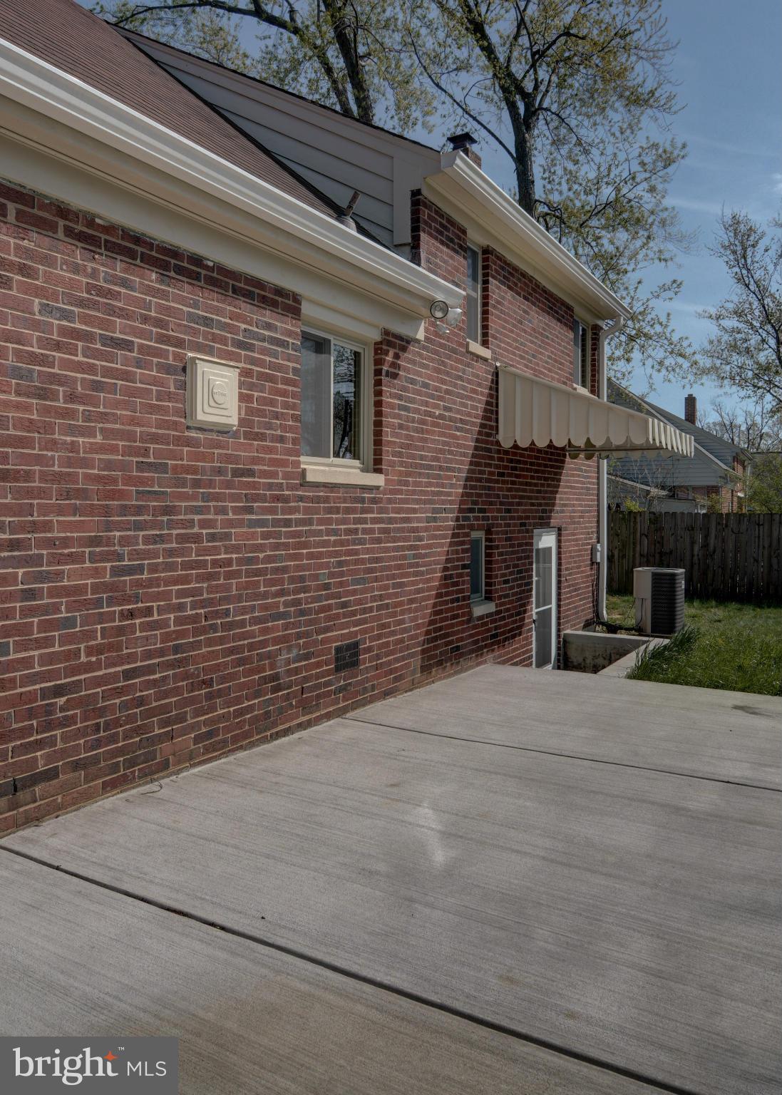 LYNBROOK - Residential