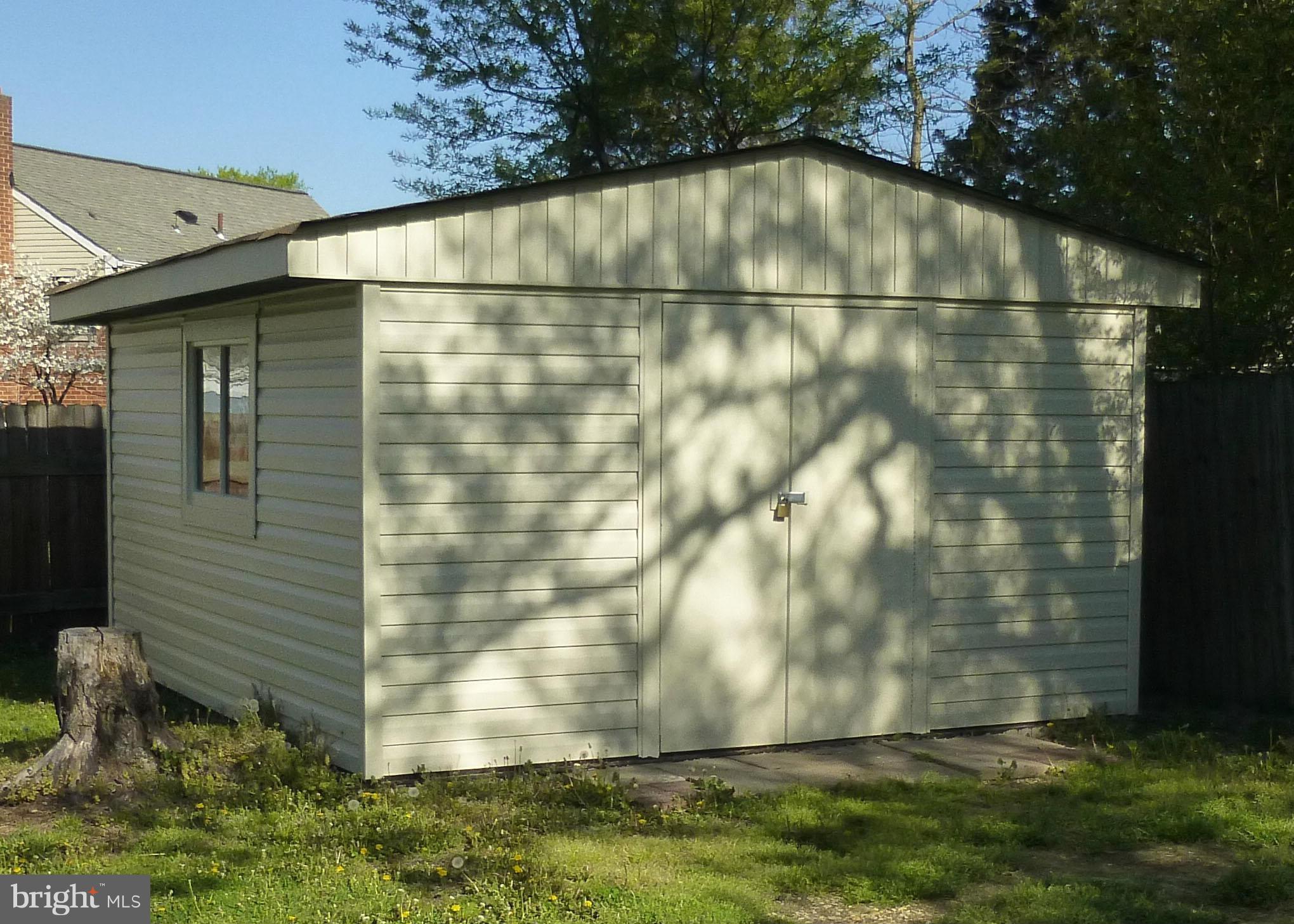LYNBROOK - Residential