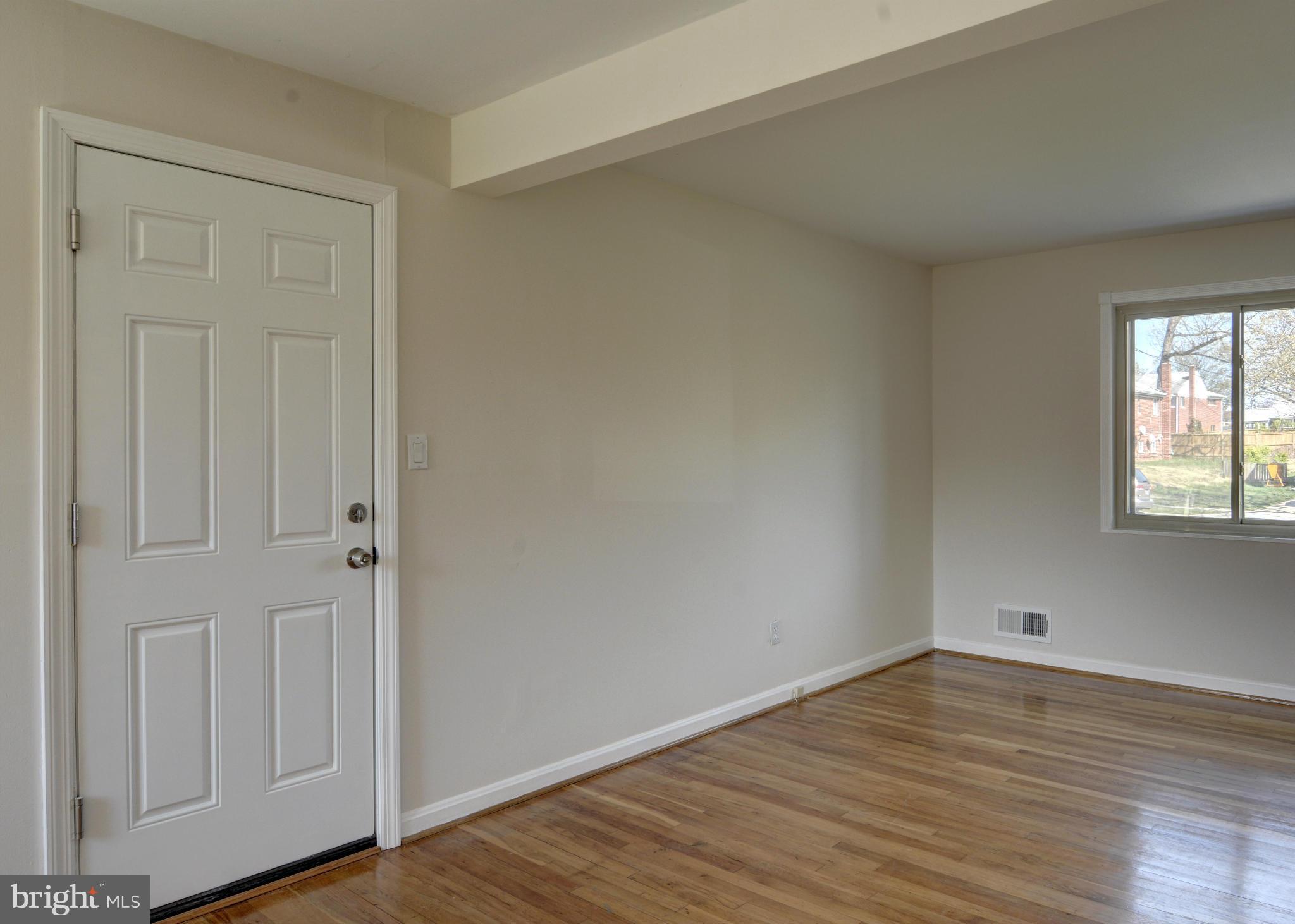 LYNBROOK - Residential