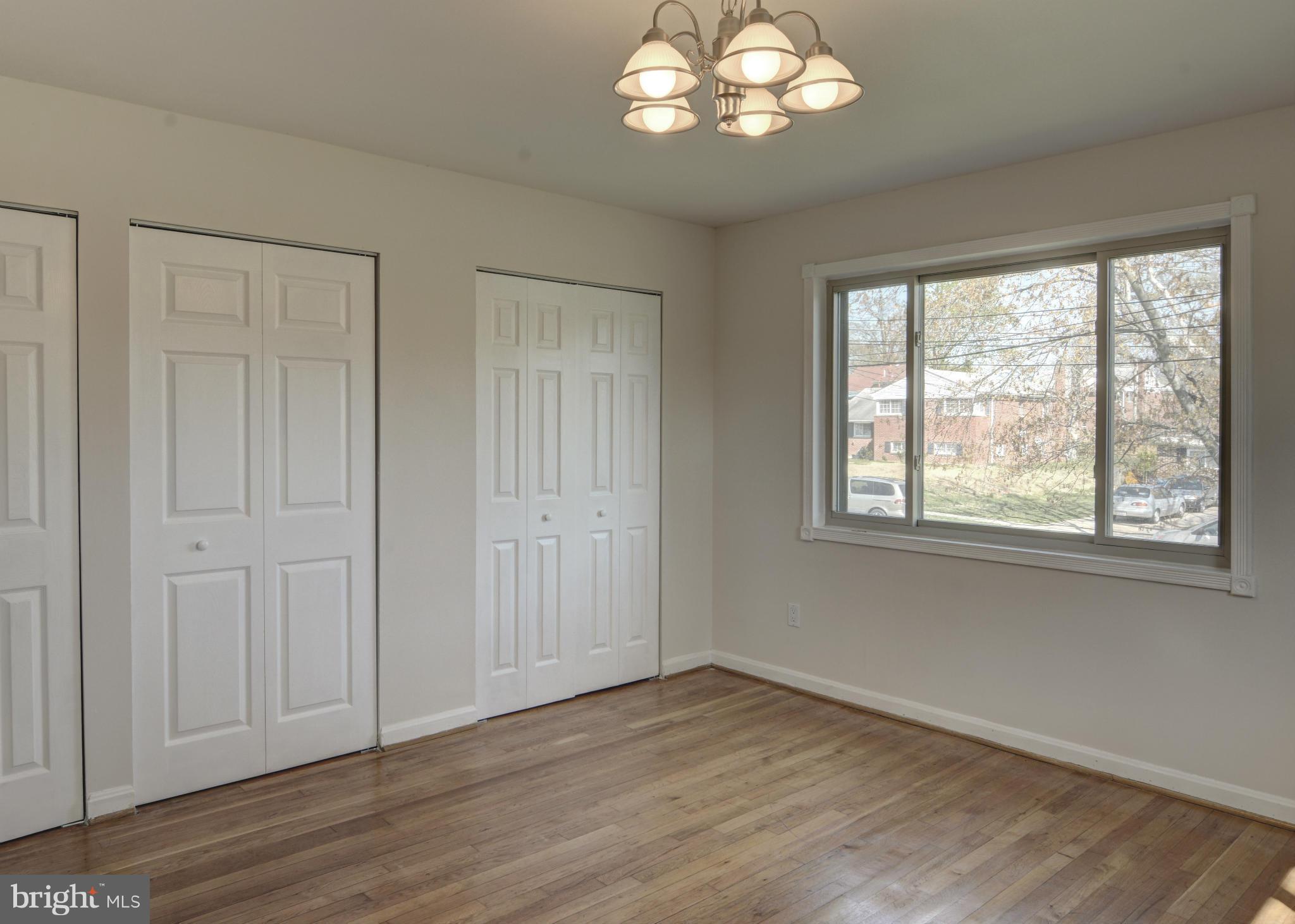 LYNBROOK - Residential