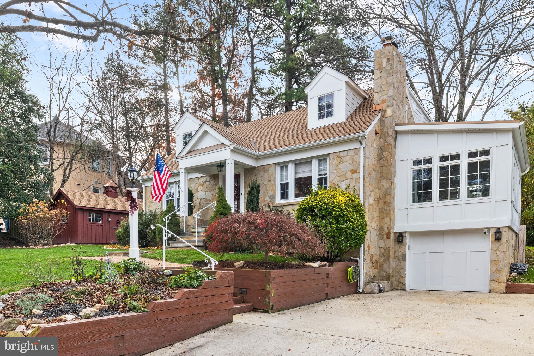 4004 ESTABROOK DRIVE