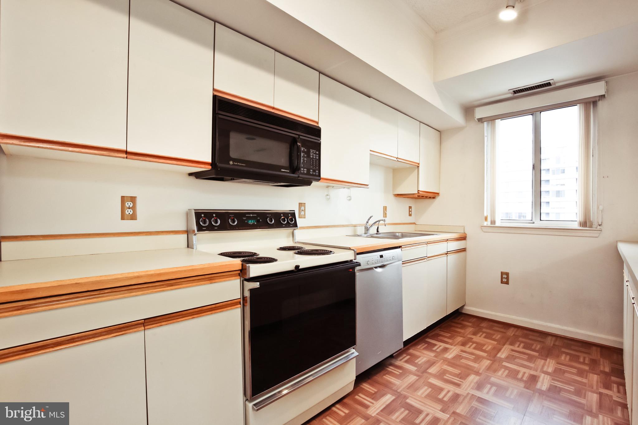 BELLA VISTA - Residential Lease