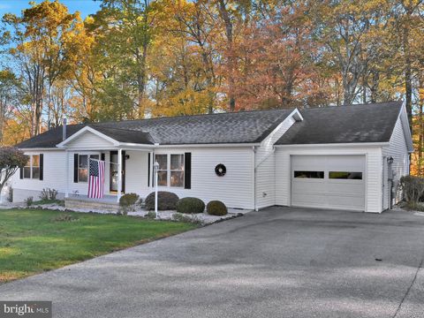 1044 HEMLOCK CIRCLE MANHEIM PA 17545