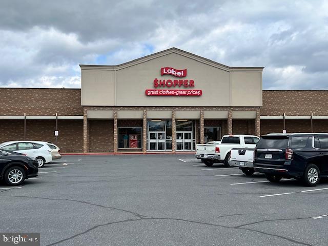 8 EAST LURAY SHOPPING CENTER