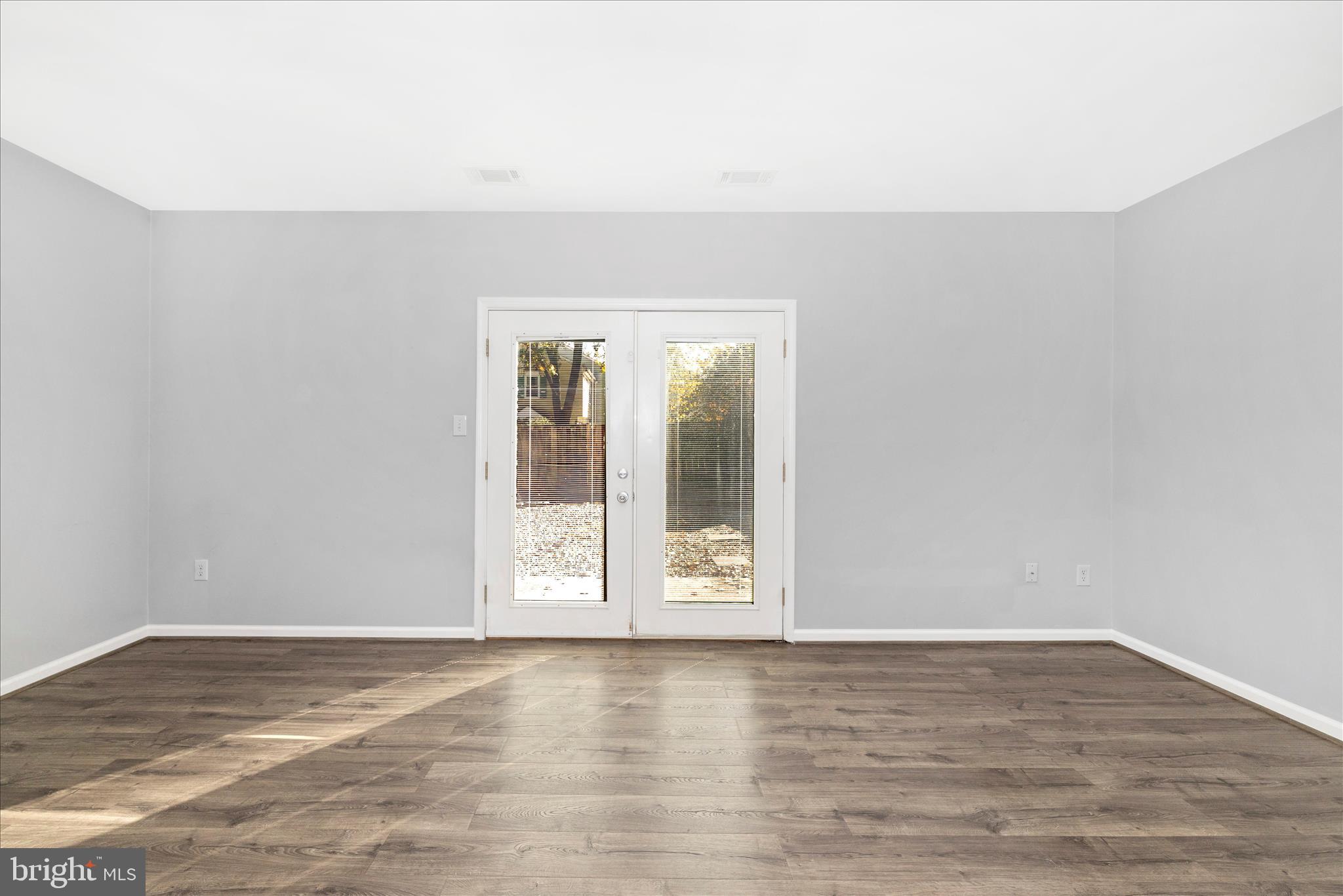 GLADE TOWN - Residential