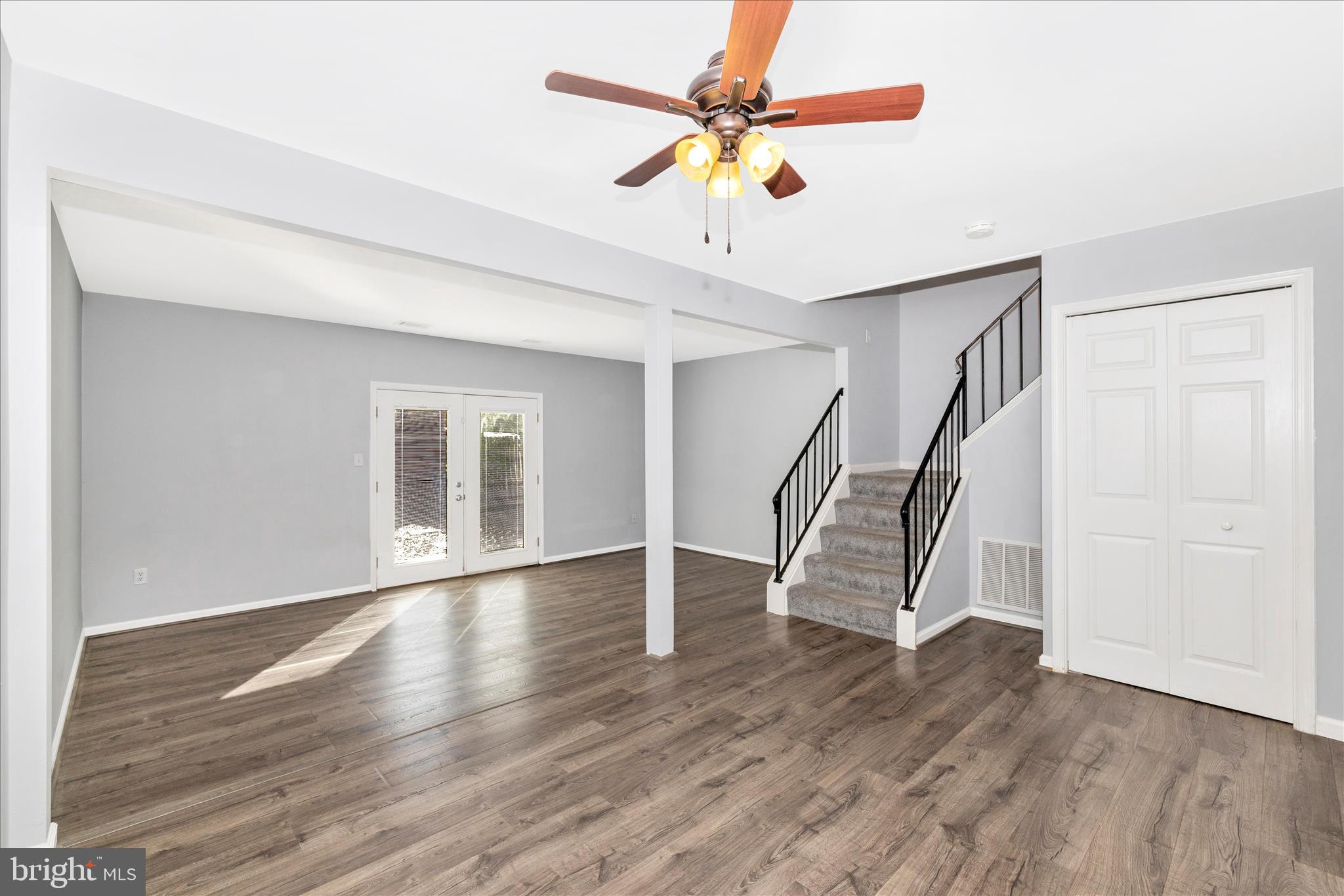 GLADE TOWN - Residential