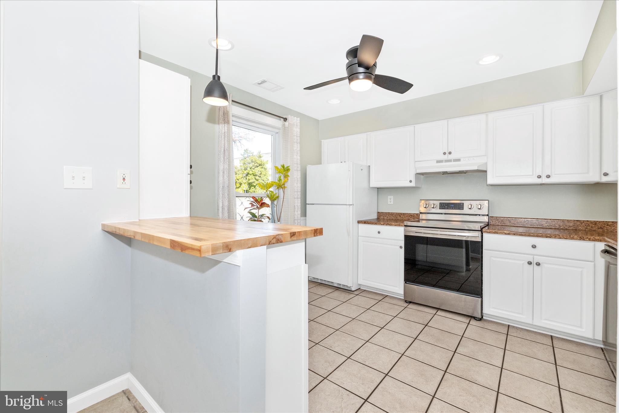 GLADE TOWN - Residential