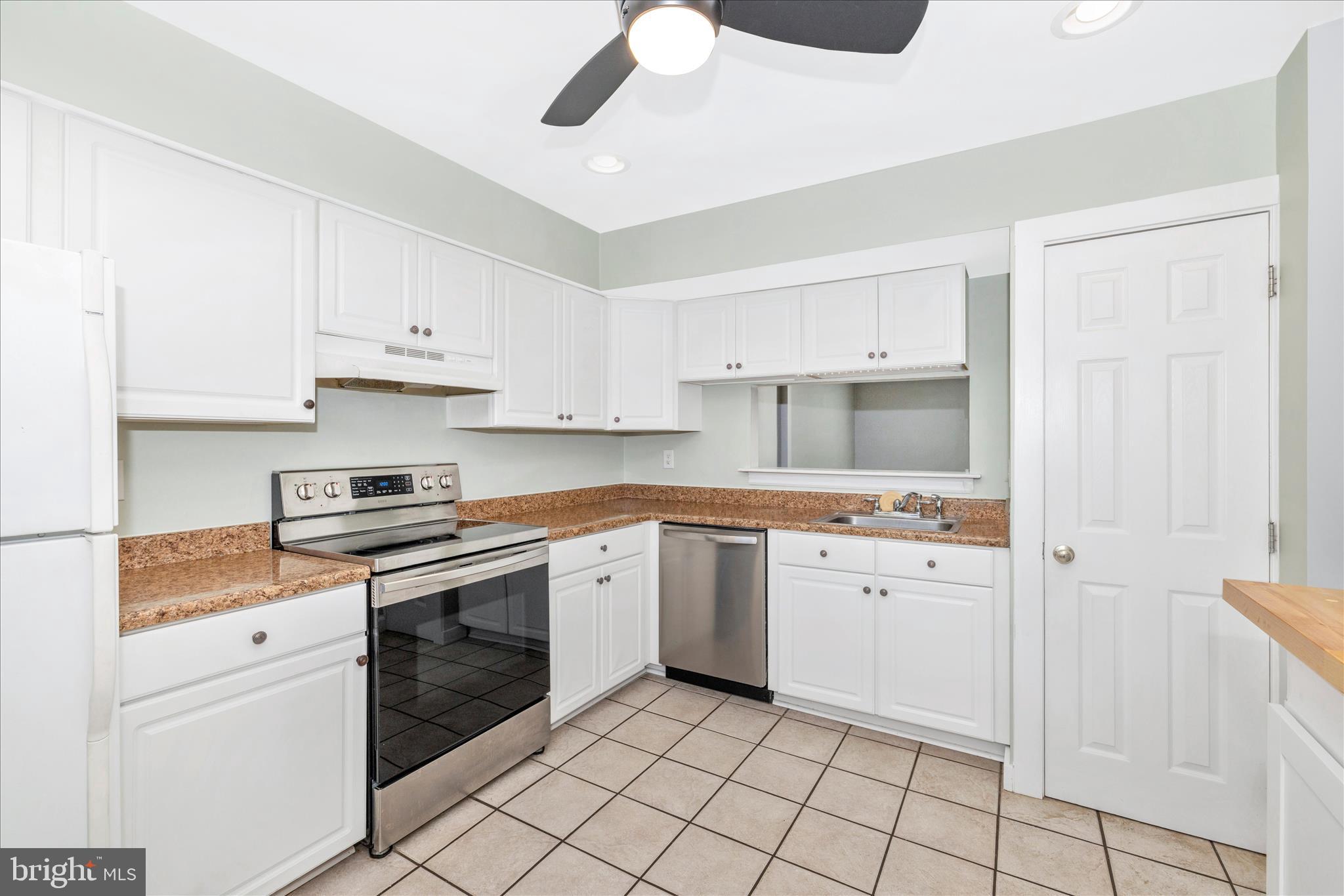 GLADE TOWN - Residential