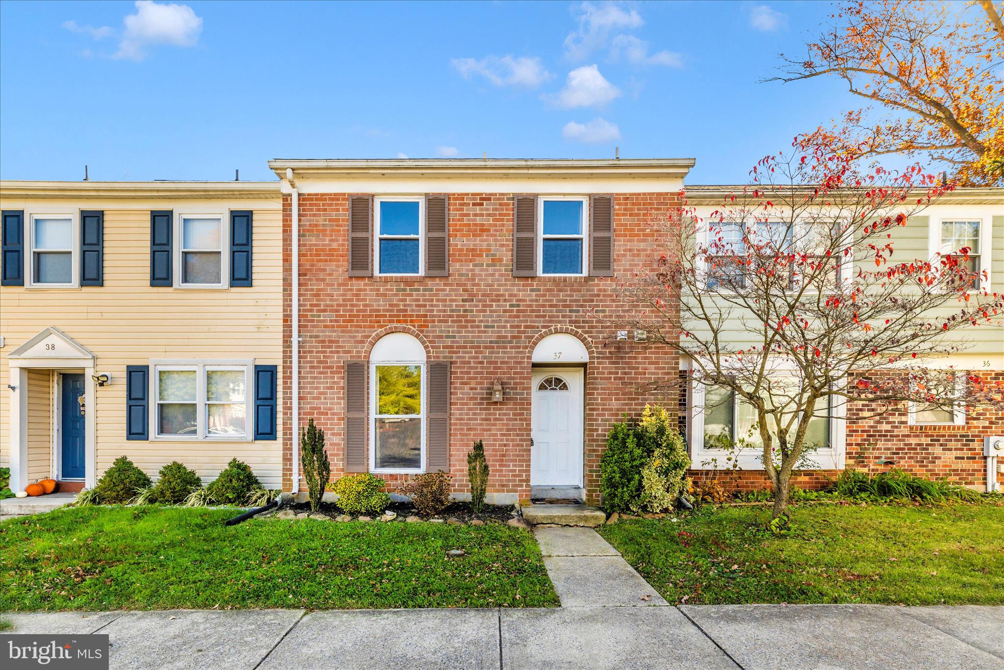 GLADE TOWN - Residential