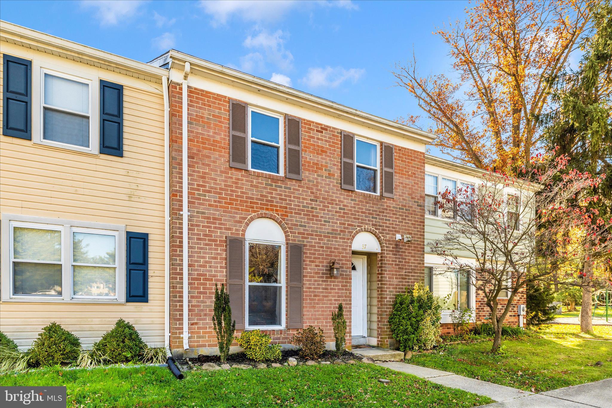 GLADE TOWN - Residential