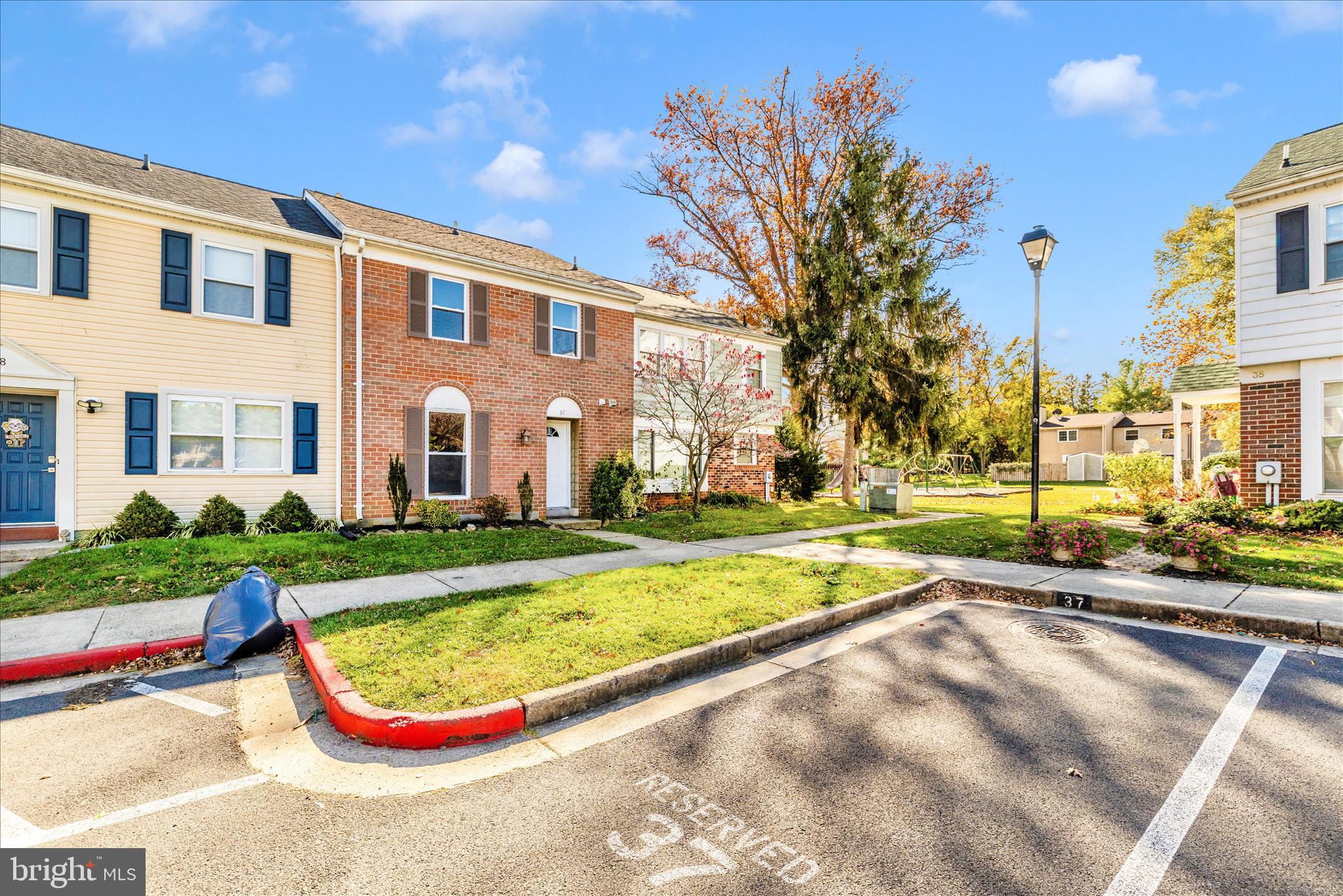 GLADE TOWN - Residential