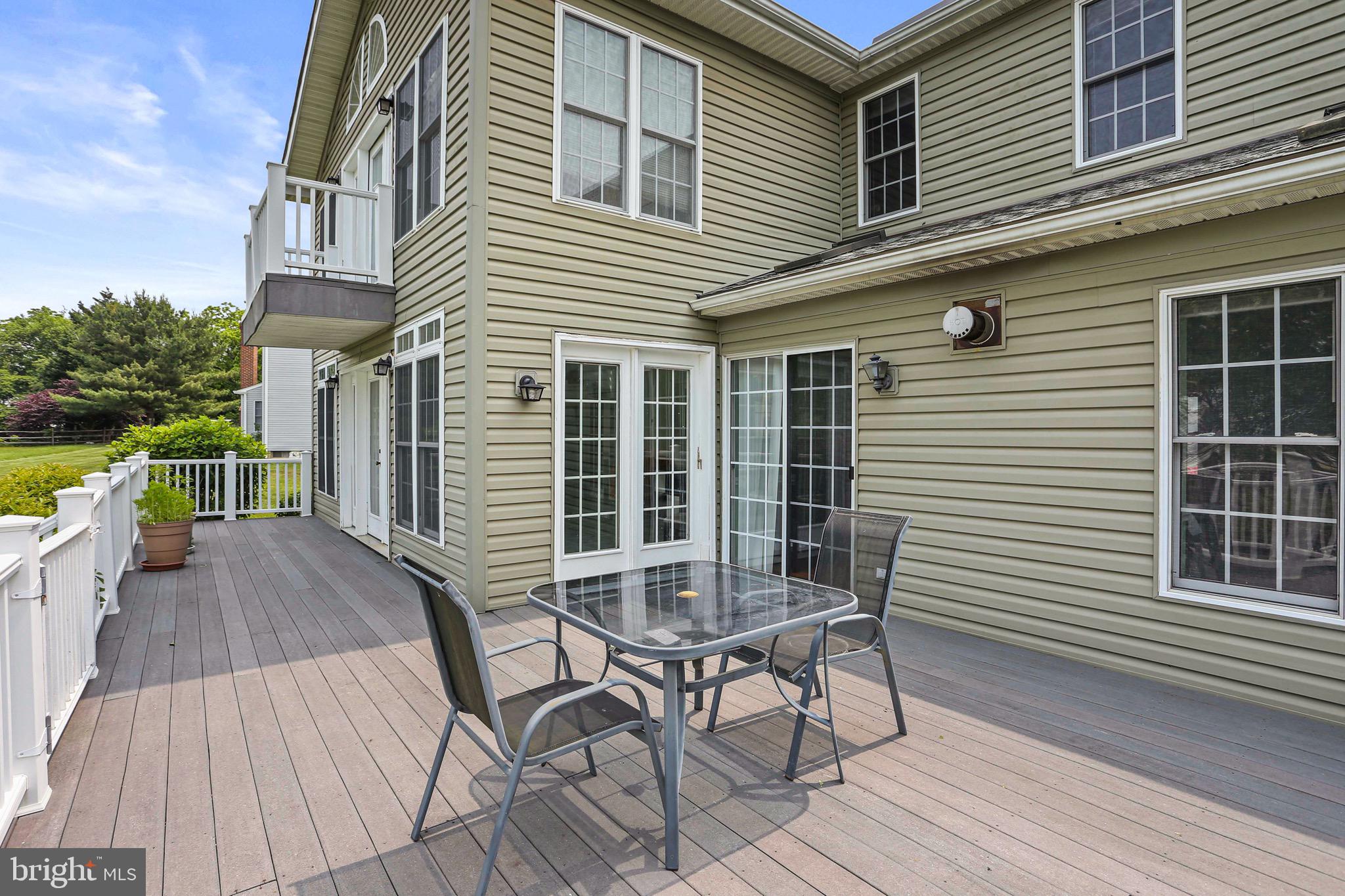 BRIARCLIFF MANOR - Residential