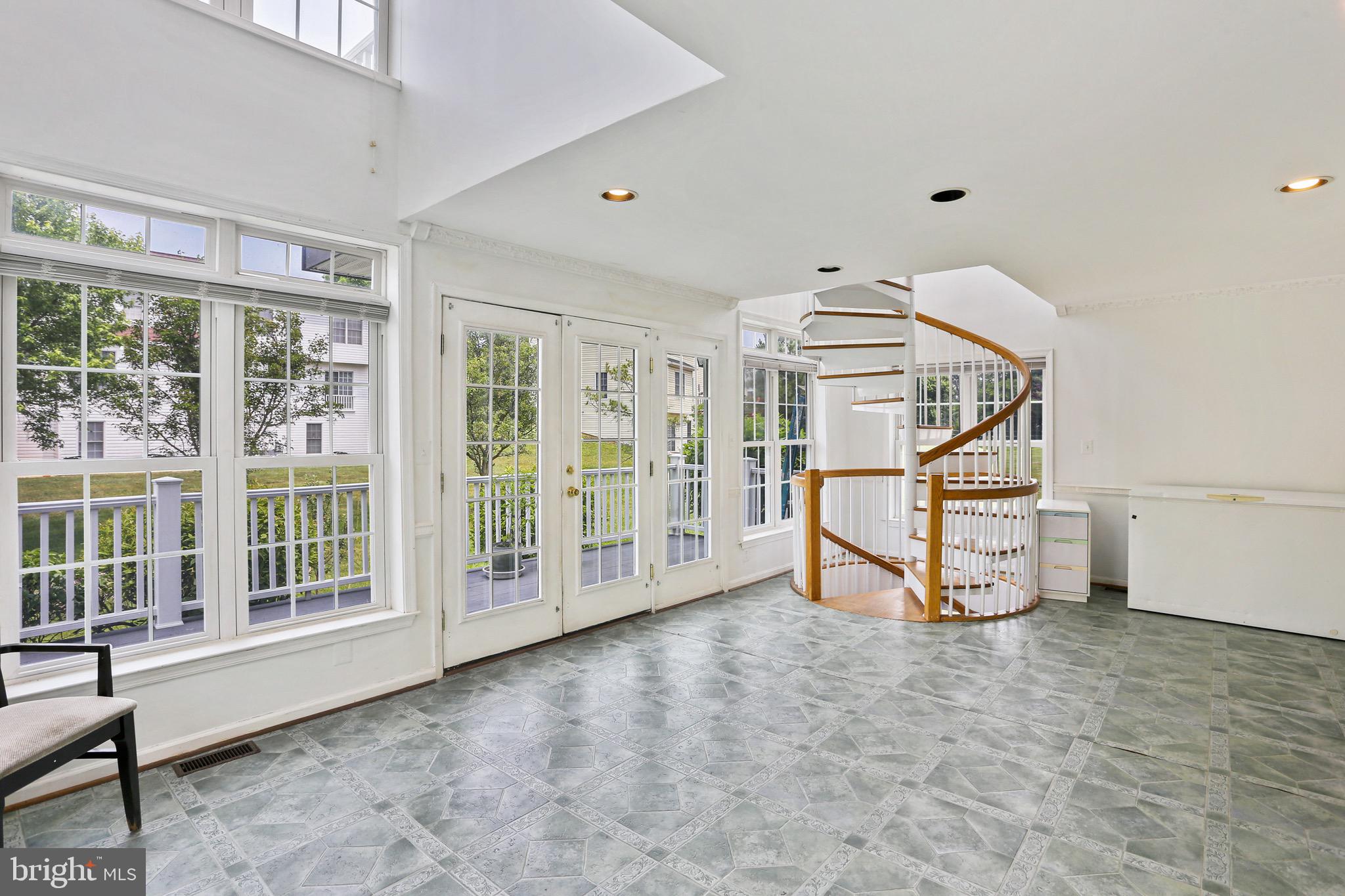 BRIARCLIFF MANOR - Residential